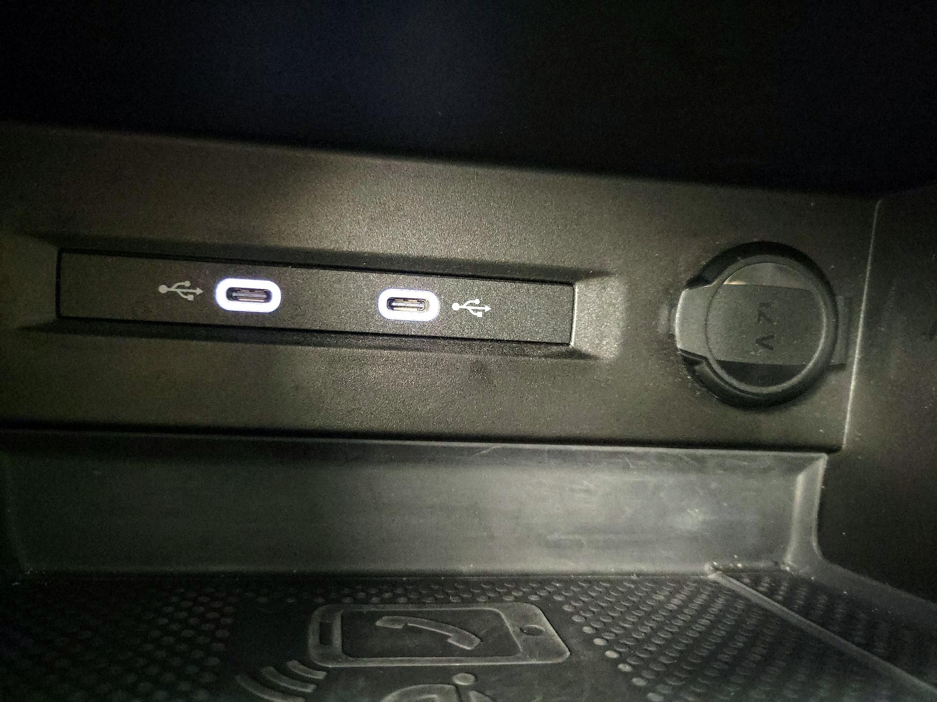 Thumbnail: 2022 Volkswagen Taos - 17