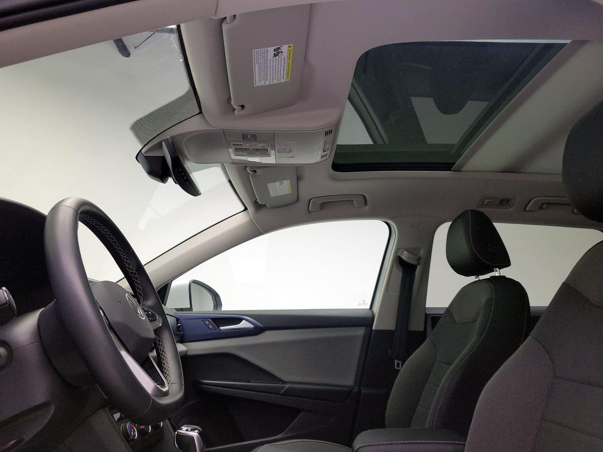 Thumbnail: 2022 Volkswagen Taos - 18