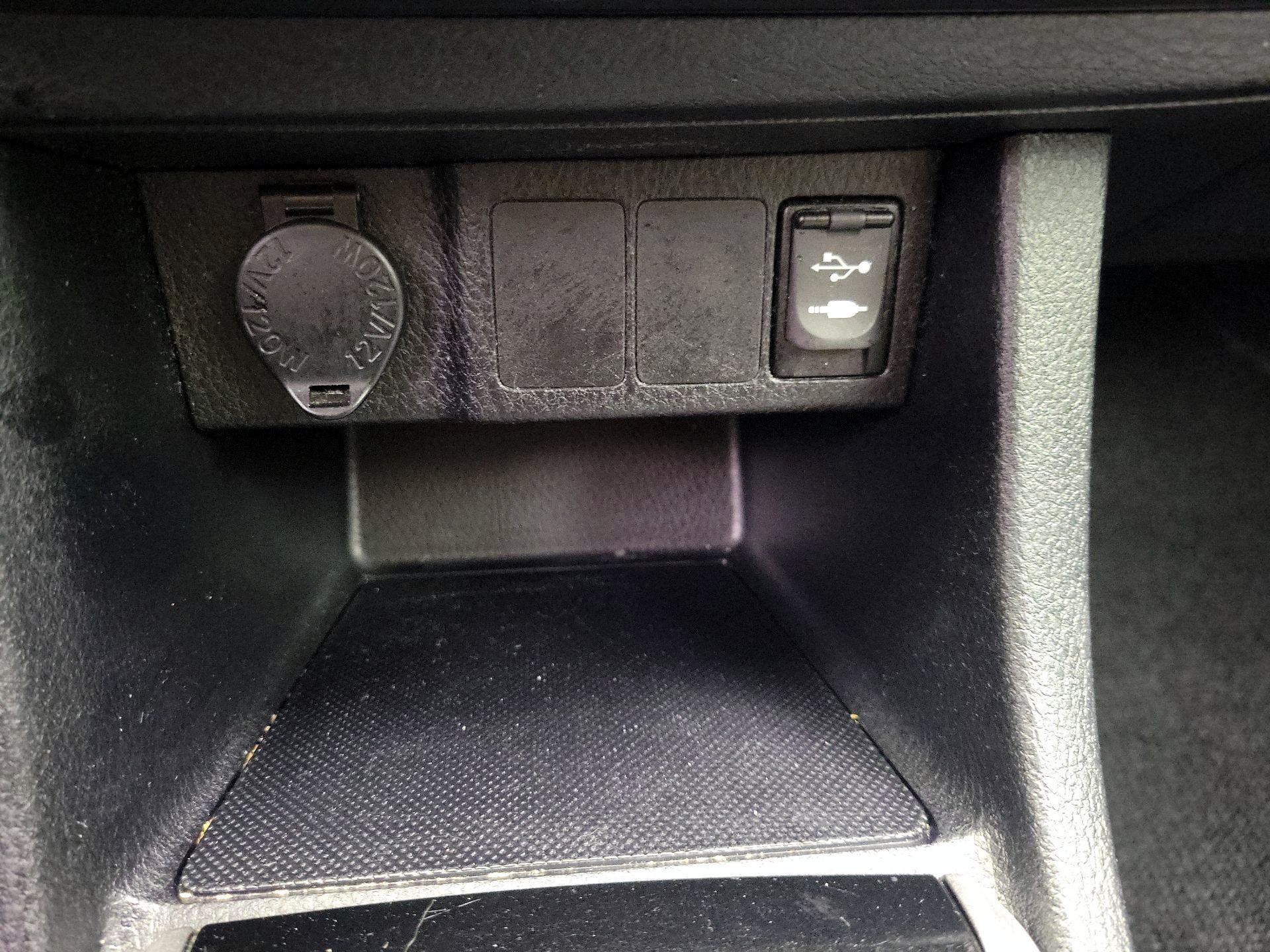 Thumbnail: 2014 Toyota Corolla - 17