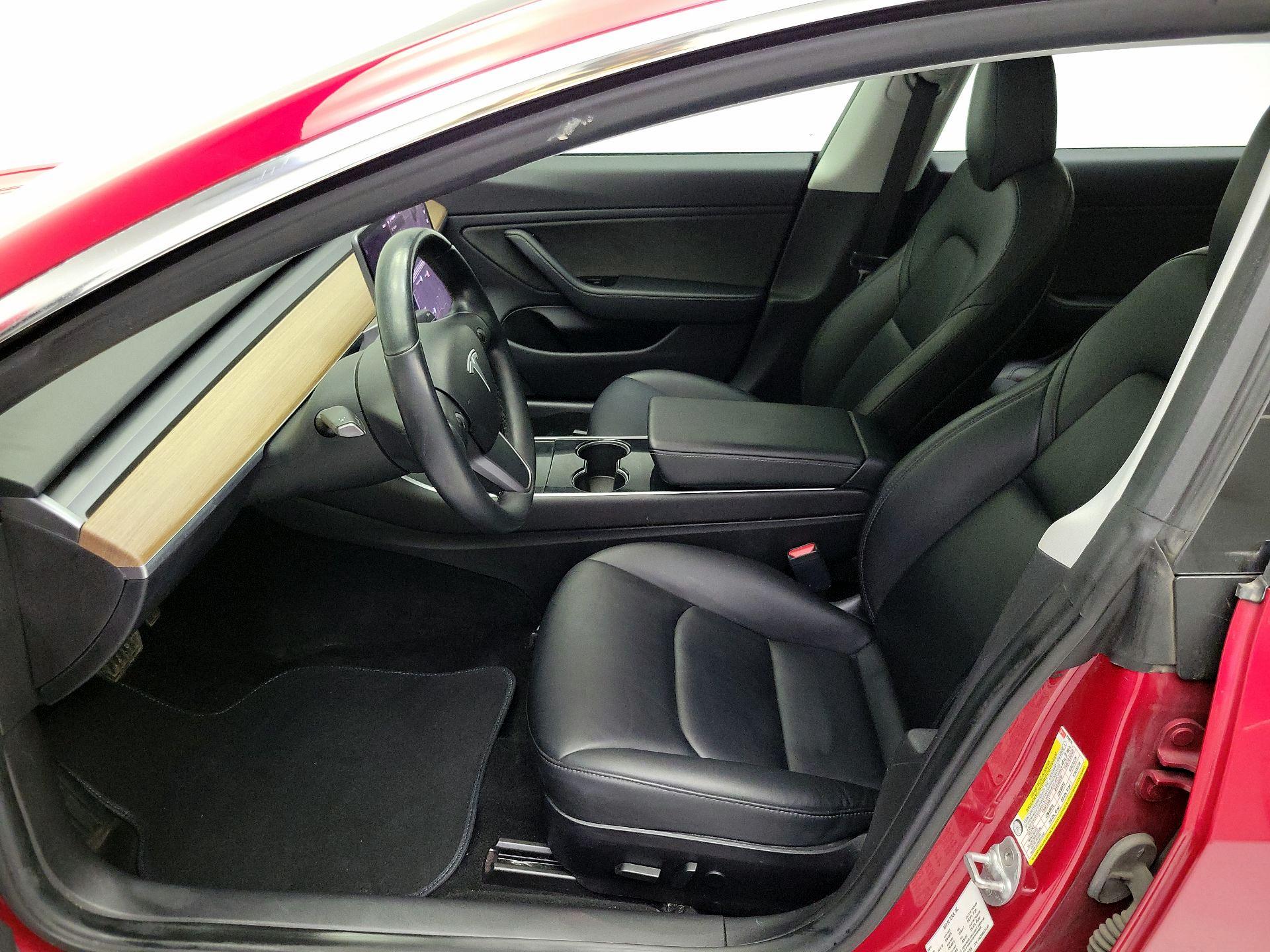 Thumbnail: 2019 Tesla Model 3 - 11