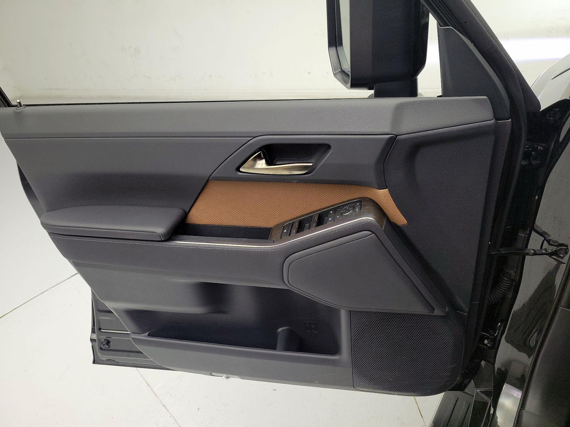 Thumbnail: 2025 Lexus GX - 12