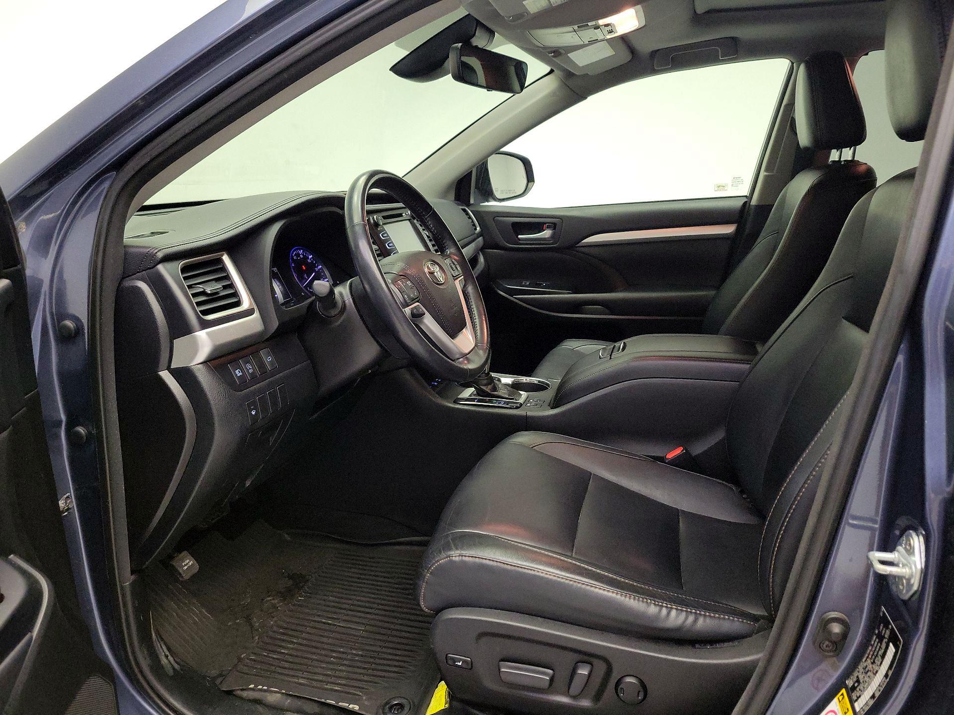 Thumbnail: 2018 Toyota Highlander - 11