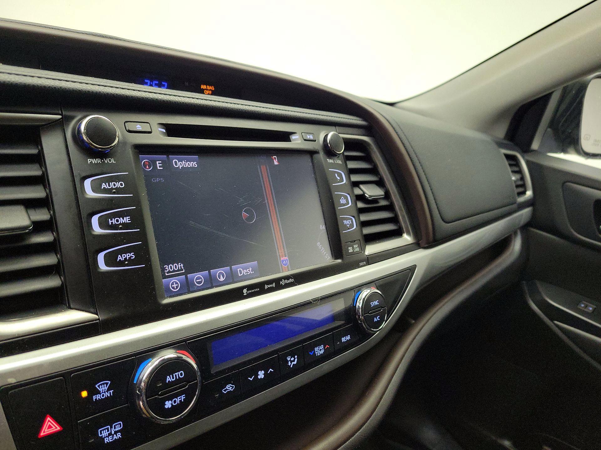 Thumbnail: 2018 Toyota Highlander - 14