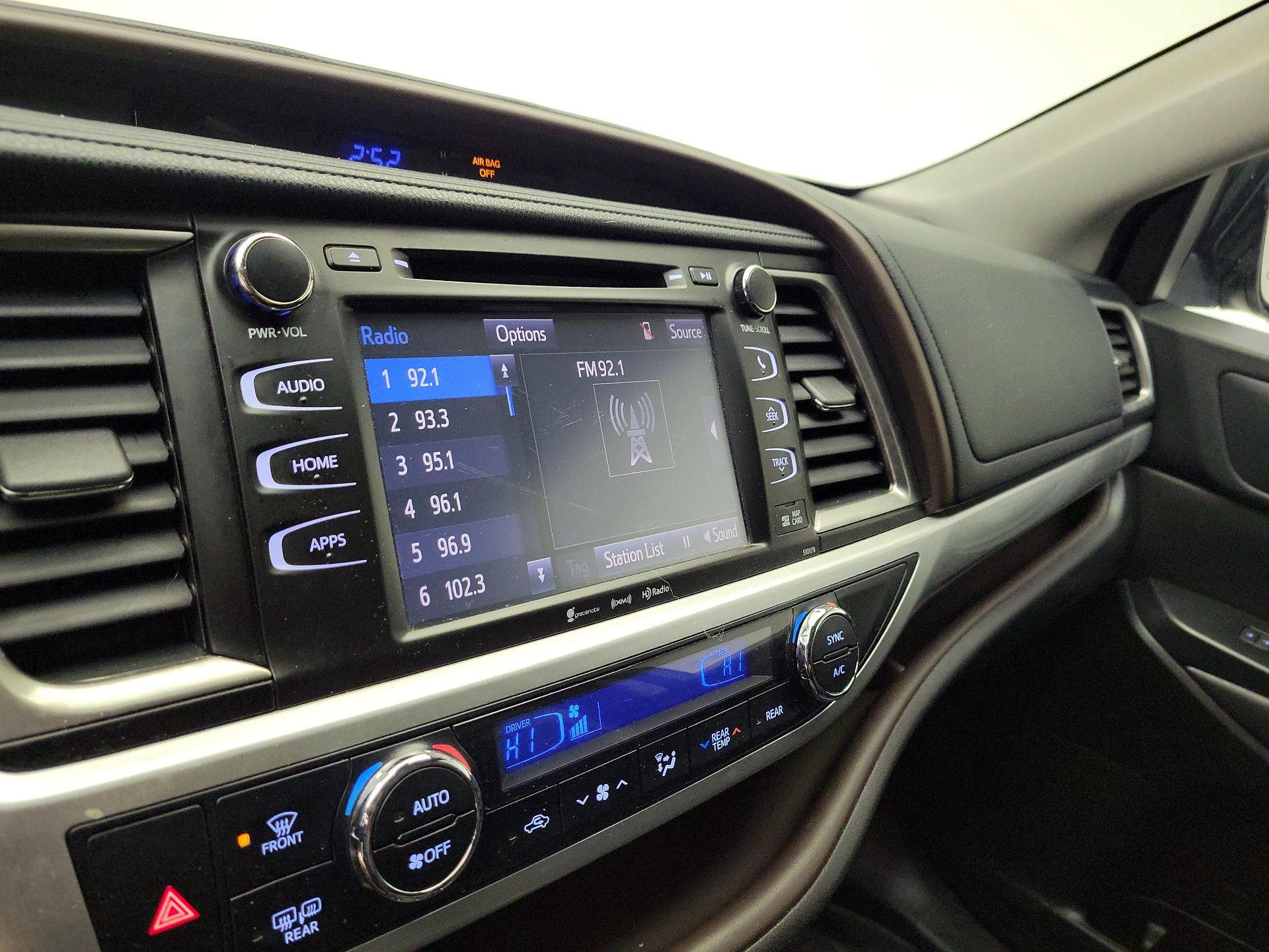 Thumbnail: 2018 Toyota Highlander - 16