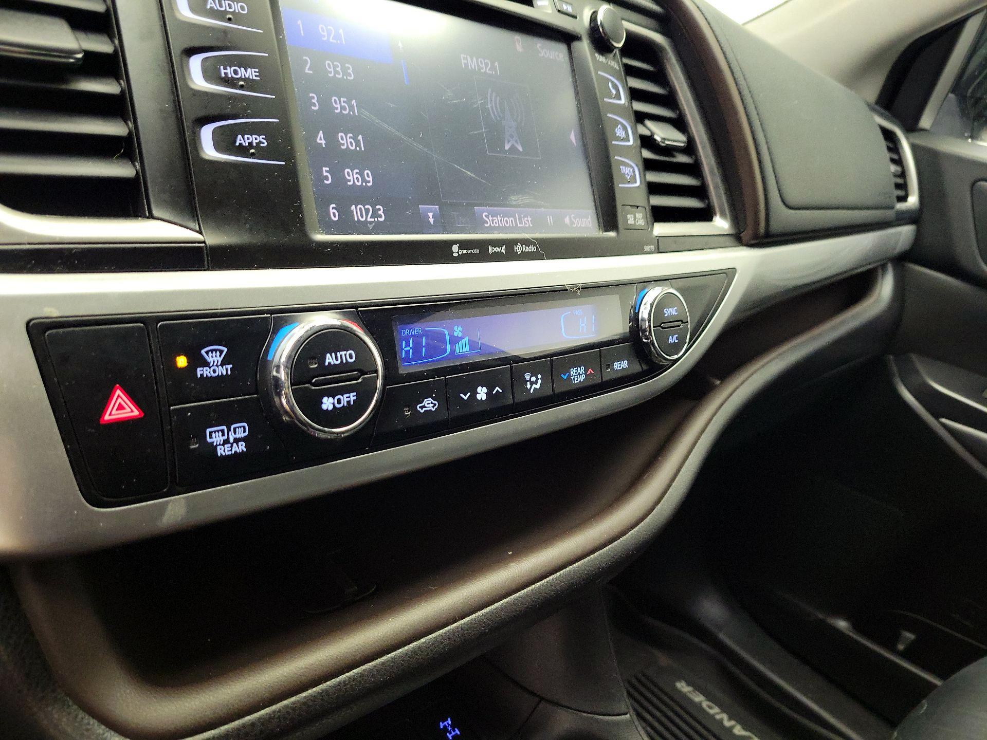 Thumbnail: 2018 Toyota Highlander - 17