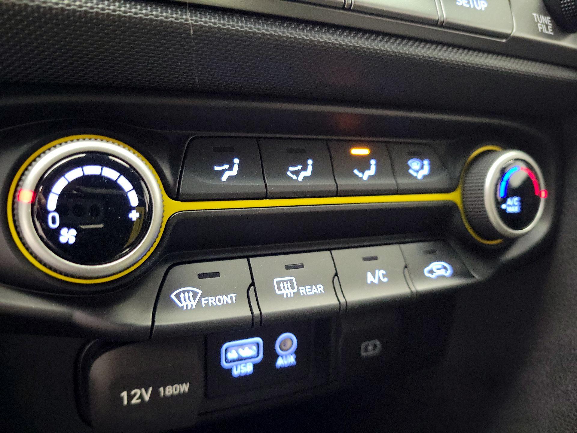 Thumbnail: 2020 Hyundai Veloster - 16