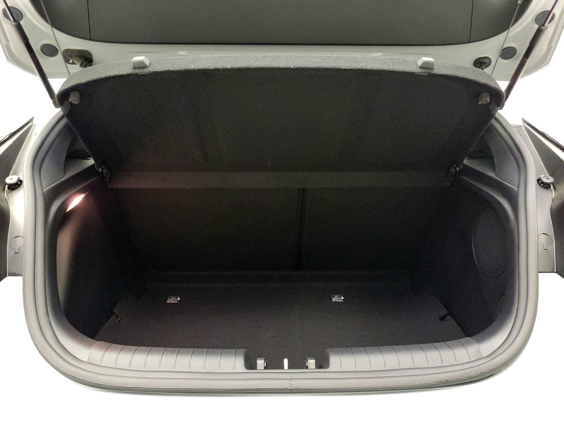 Thumbnail: 2020 Hyundai Veloster - 20