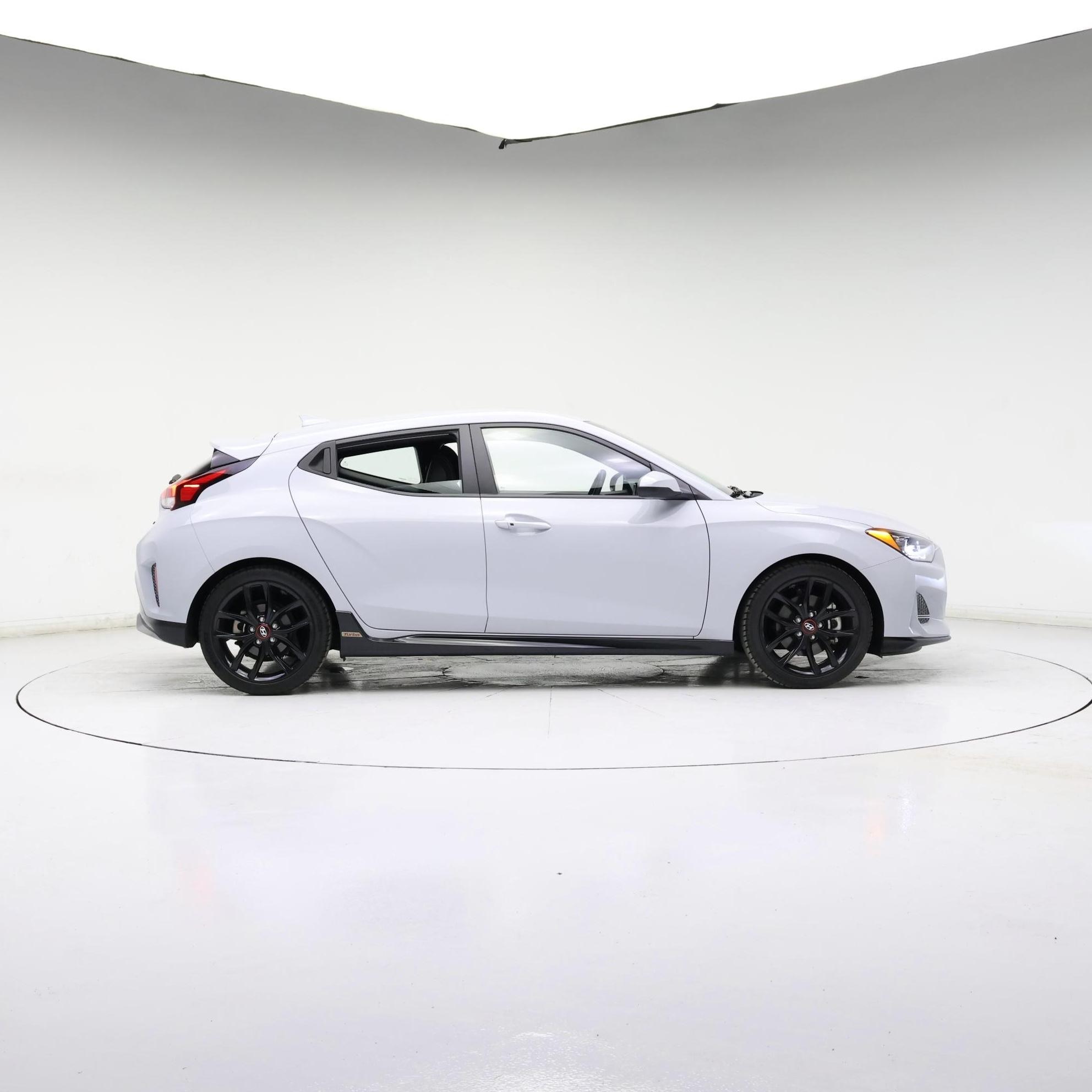 Thumbnail: 2020 Hyundai Veloster - 3