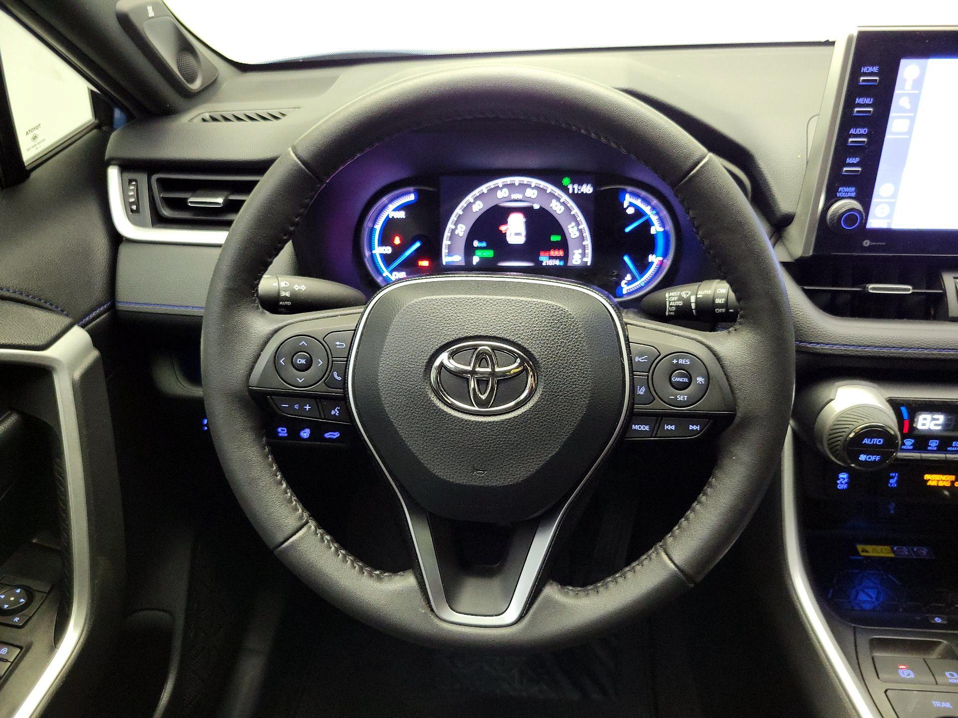 Thumbnail: 2022 Toyota RAV4 - 10