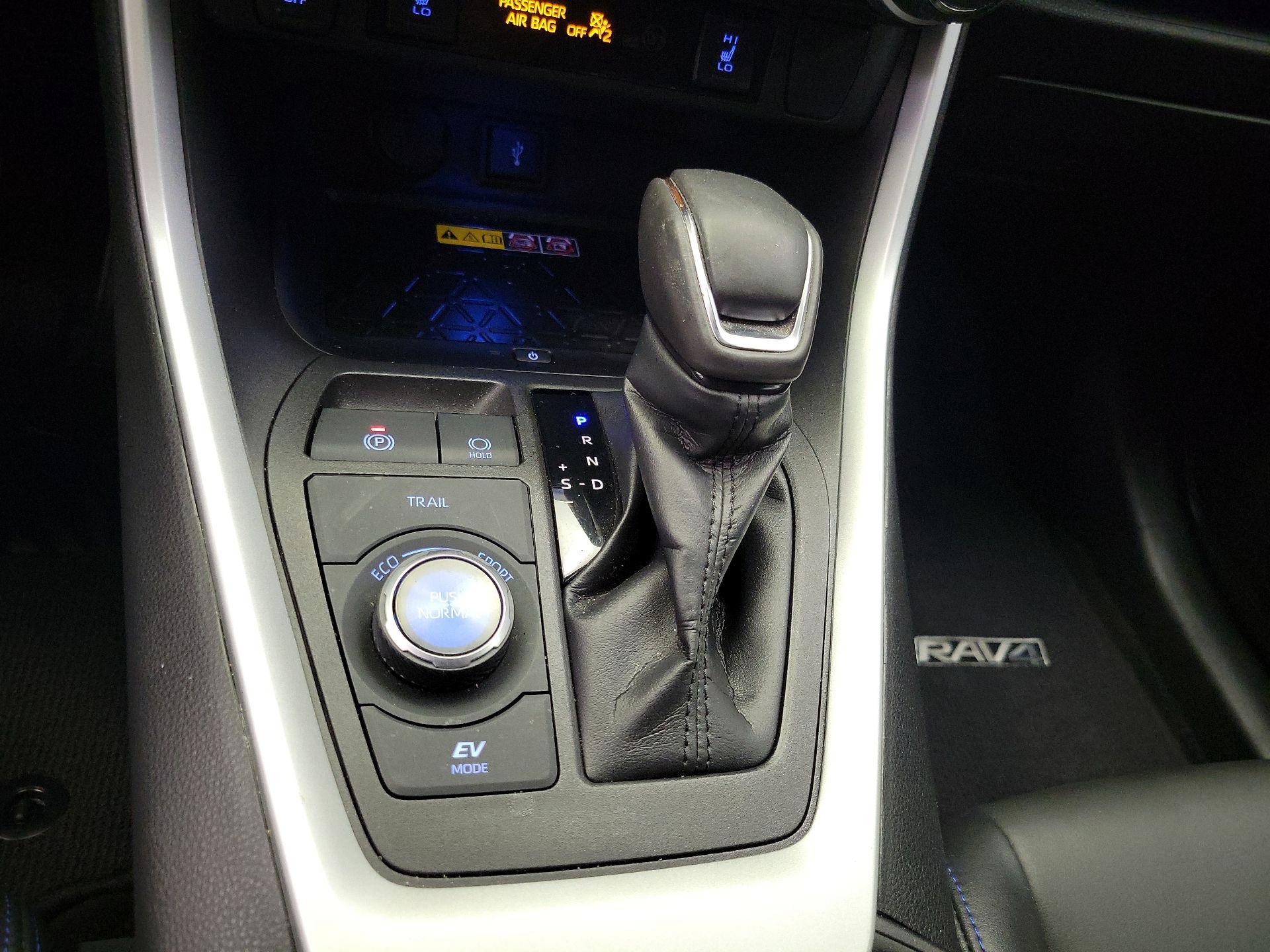 Thumbnail: 2022 Toyota RAV4 - 18