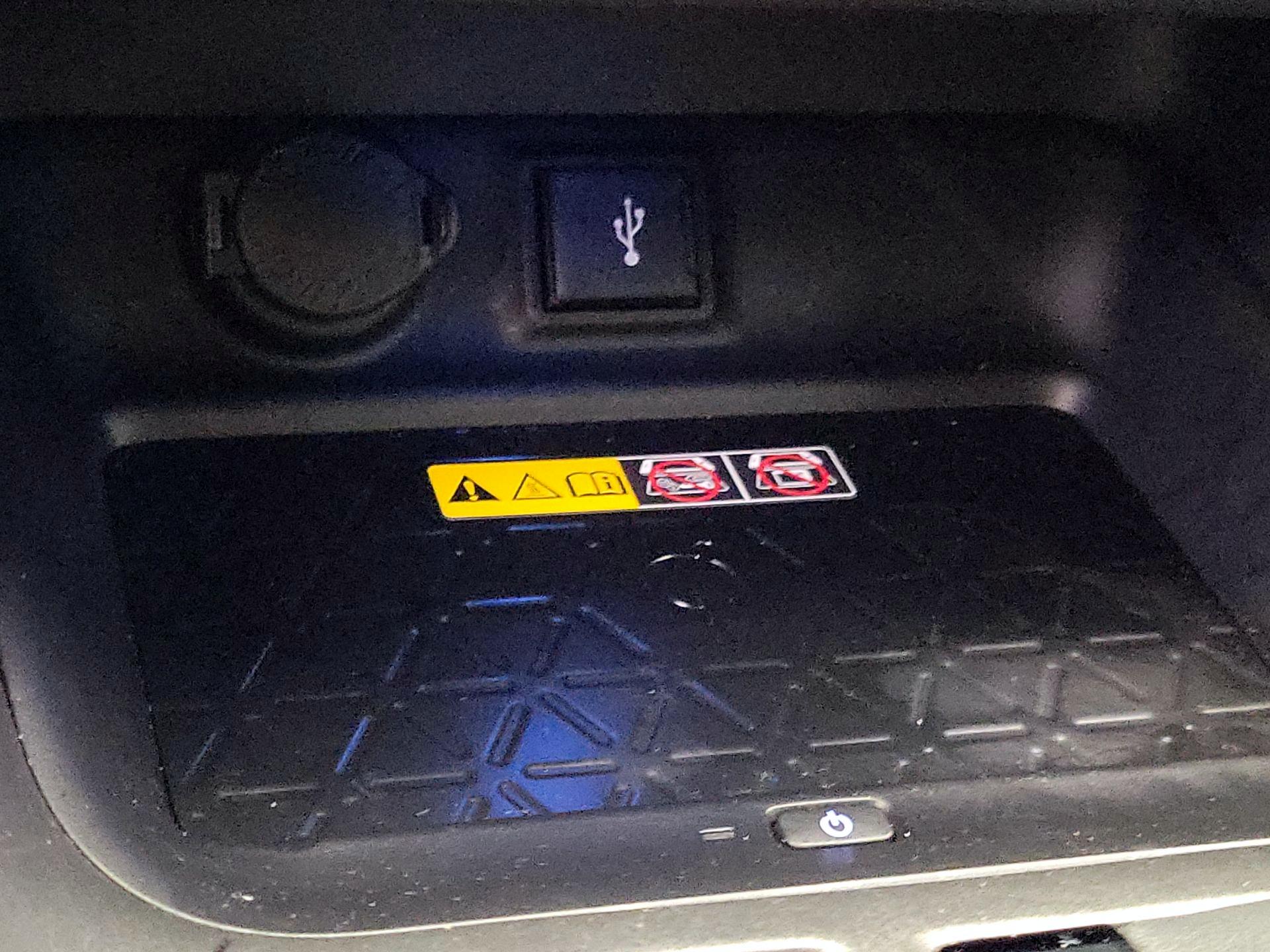 Thumbnail: 2022 Toyota RAV4 - 19