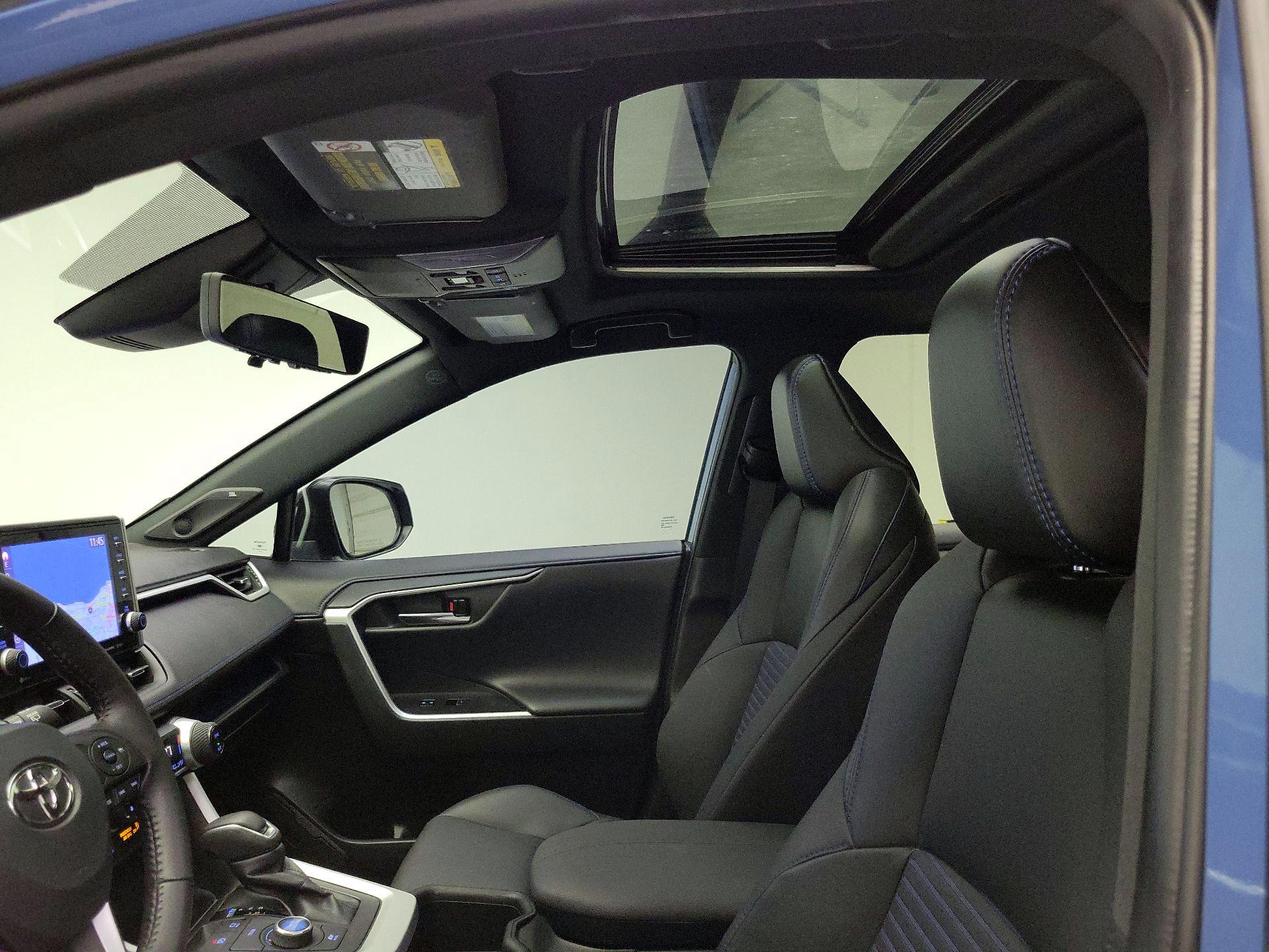 Thumbnail: 2022 Toyota RAV4 - 20