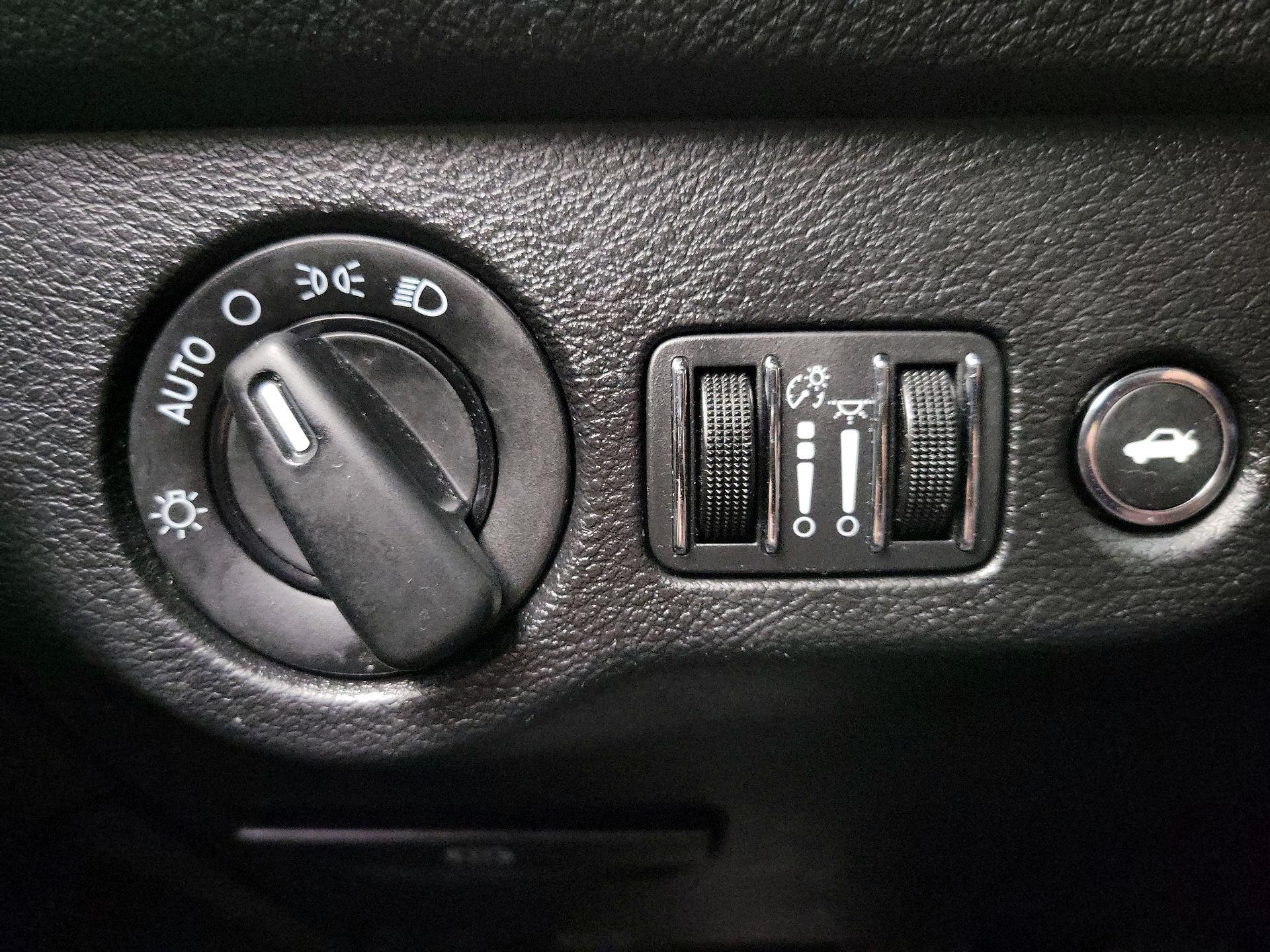 Thumbnail: 2019 Dodge Challenger - 13