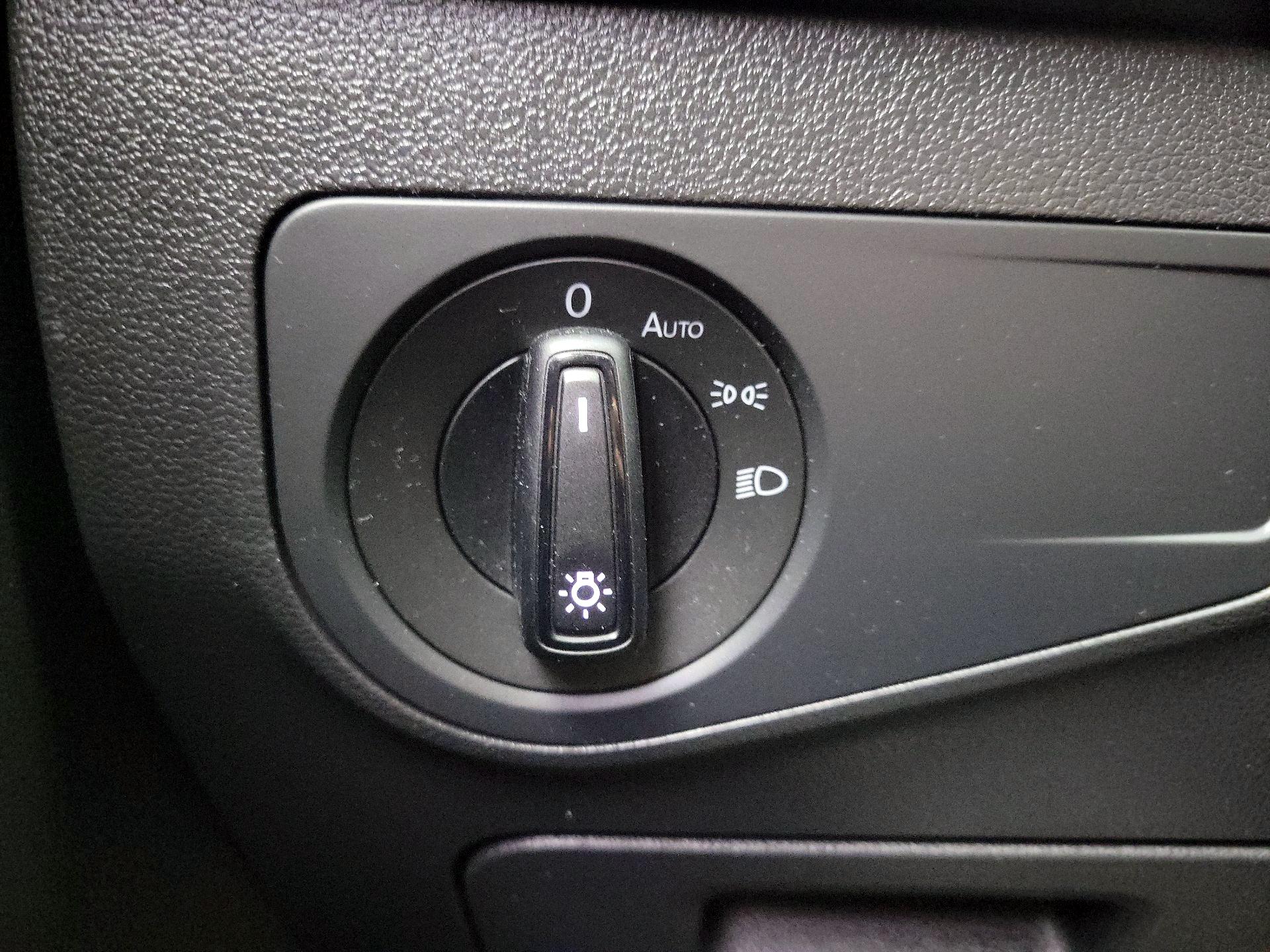 Thumbnail: 2019 Volkswagen Tiguan - 13