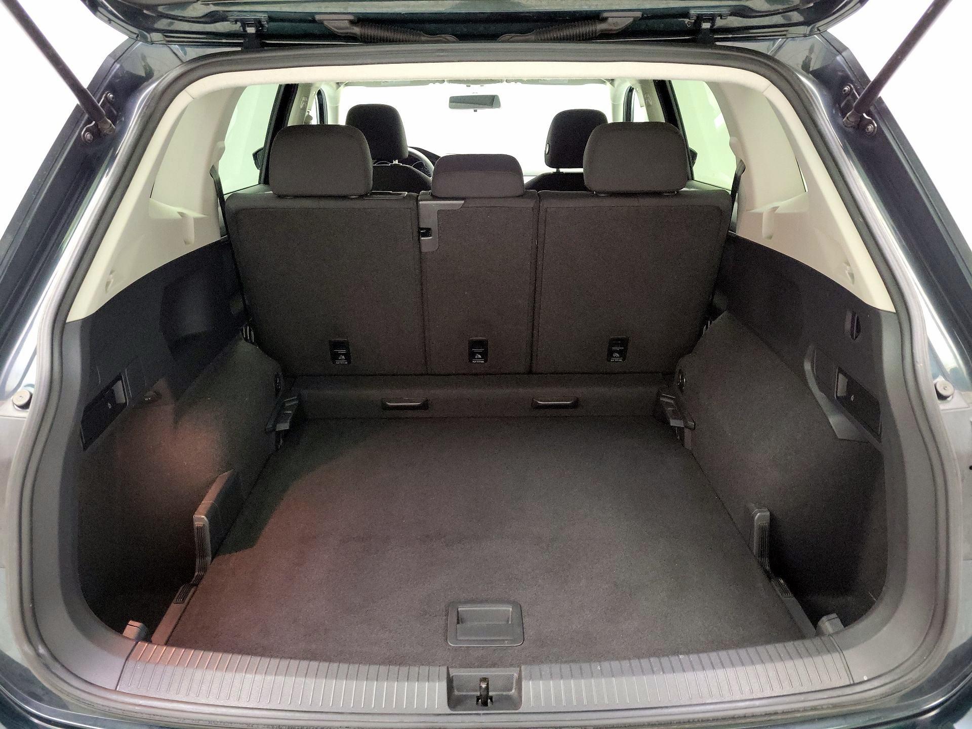 Thumbnail: 2019 Volkswagen Tiguan - 20