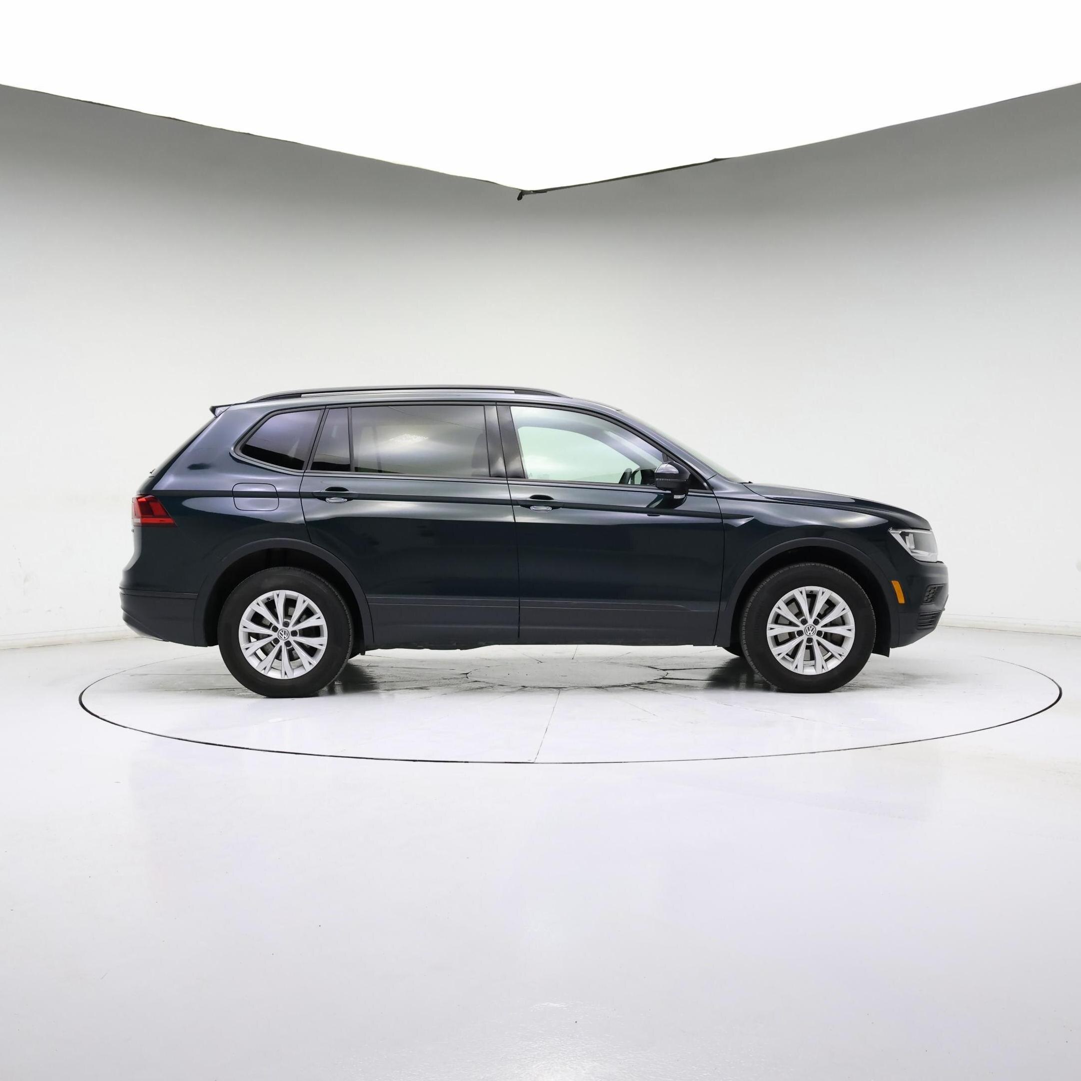 Thumbnail: 2019 Volkswagen Tiguan - 3