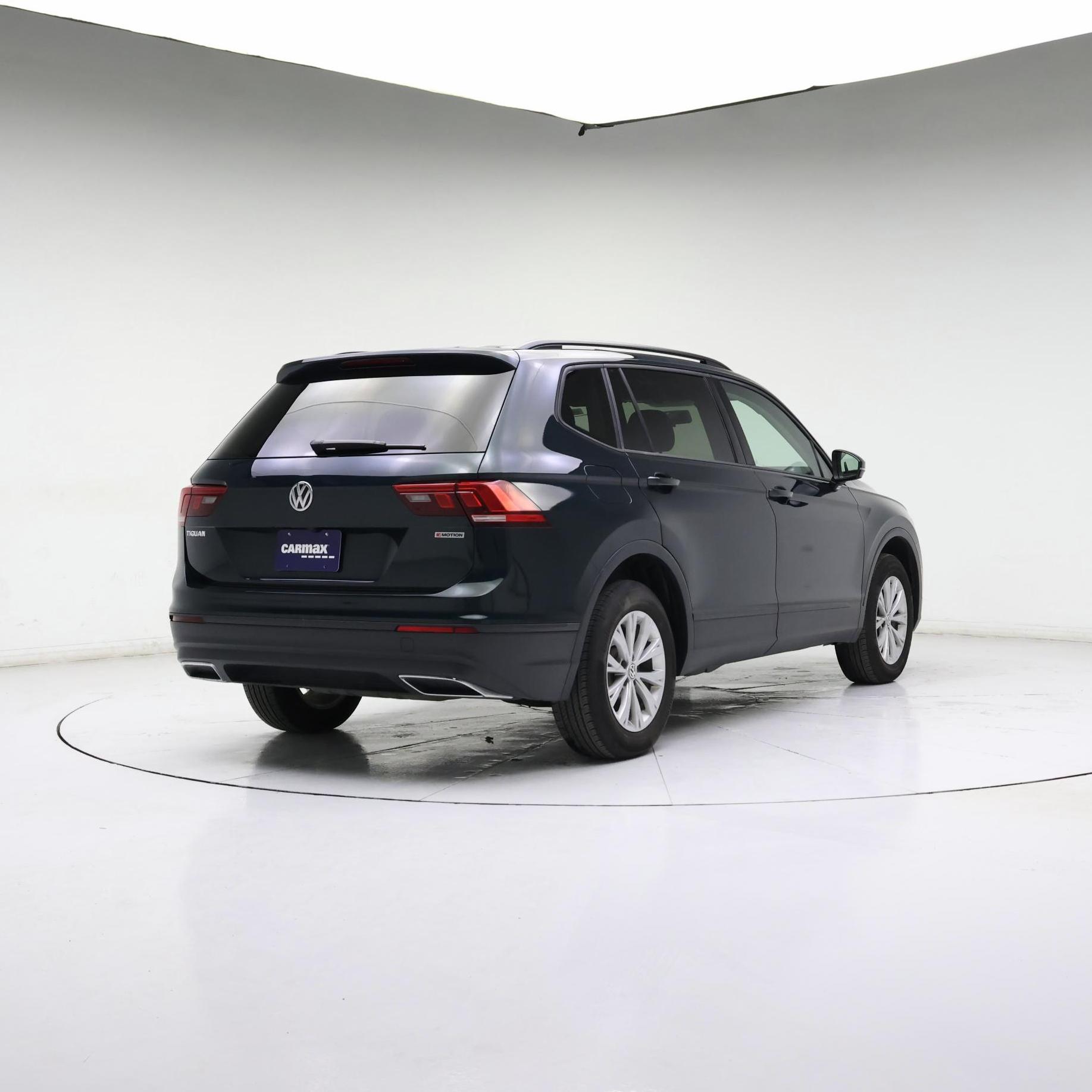 Thumbnail: 2019 Volkswagen Tiguan - 4