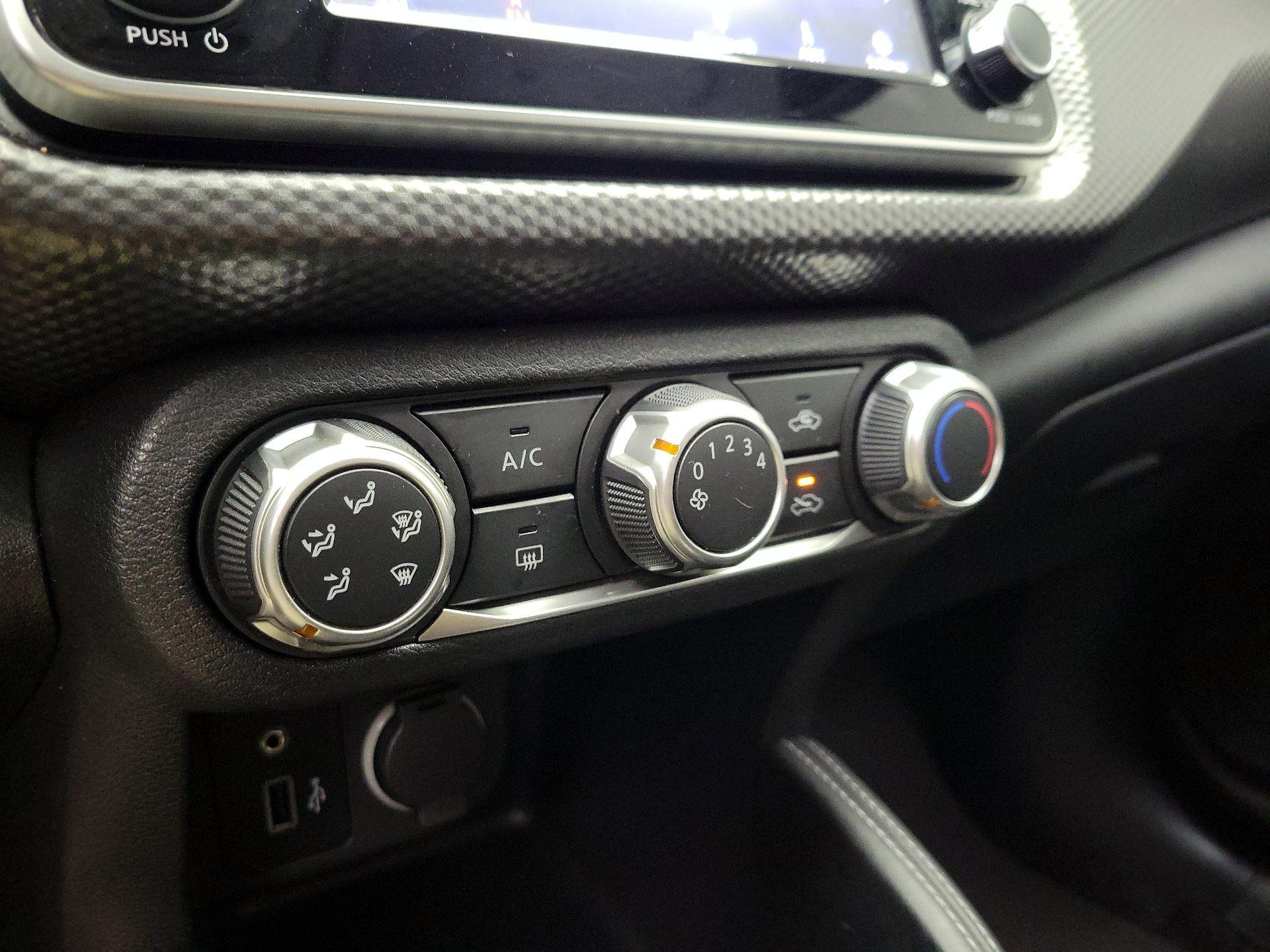 Thumbnail: 2019 Nissan Kicks - 15