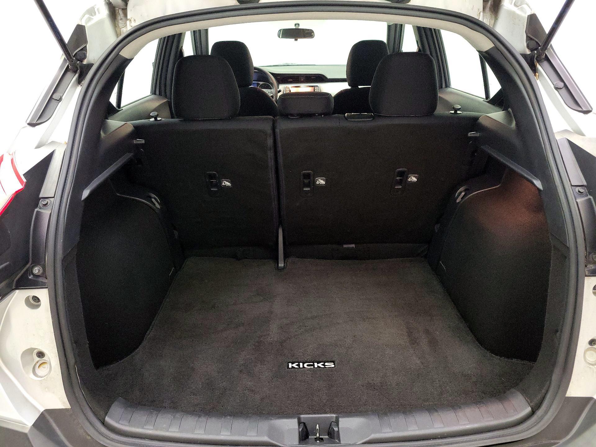 Thumbnail: 2019 Nissan Kicks - 19