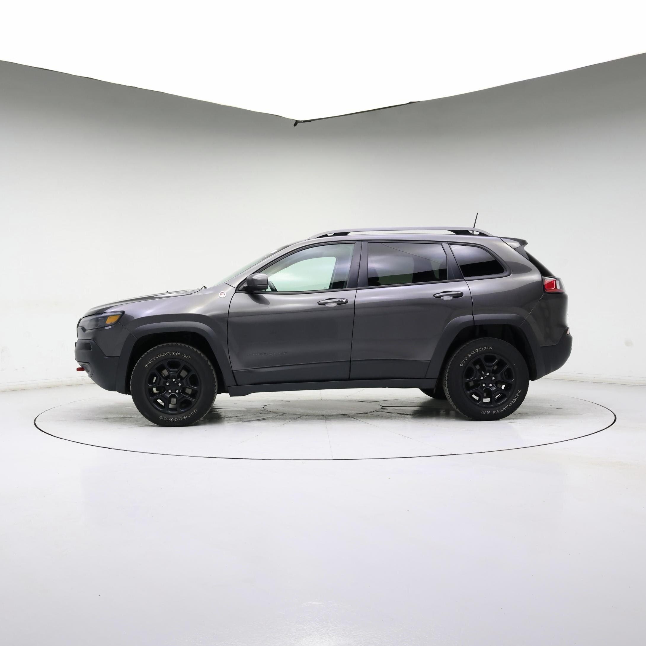 Thumbnail: 2021 Jeep Cherokee - 3