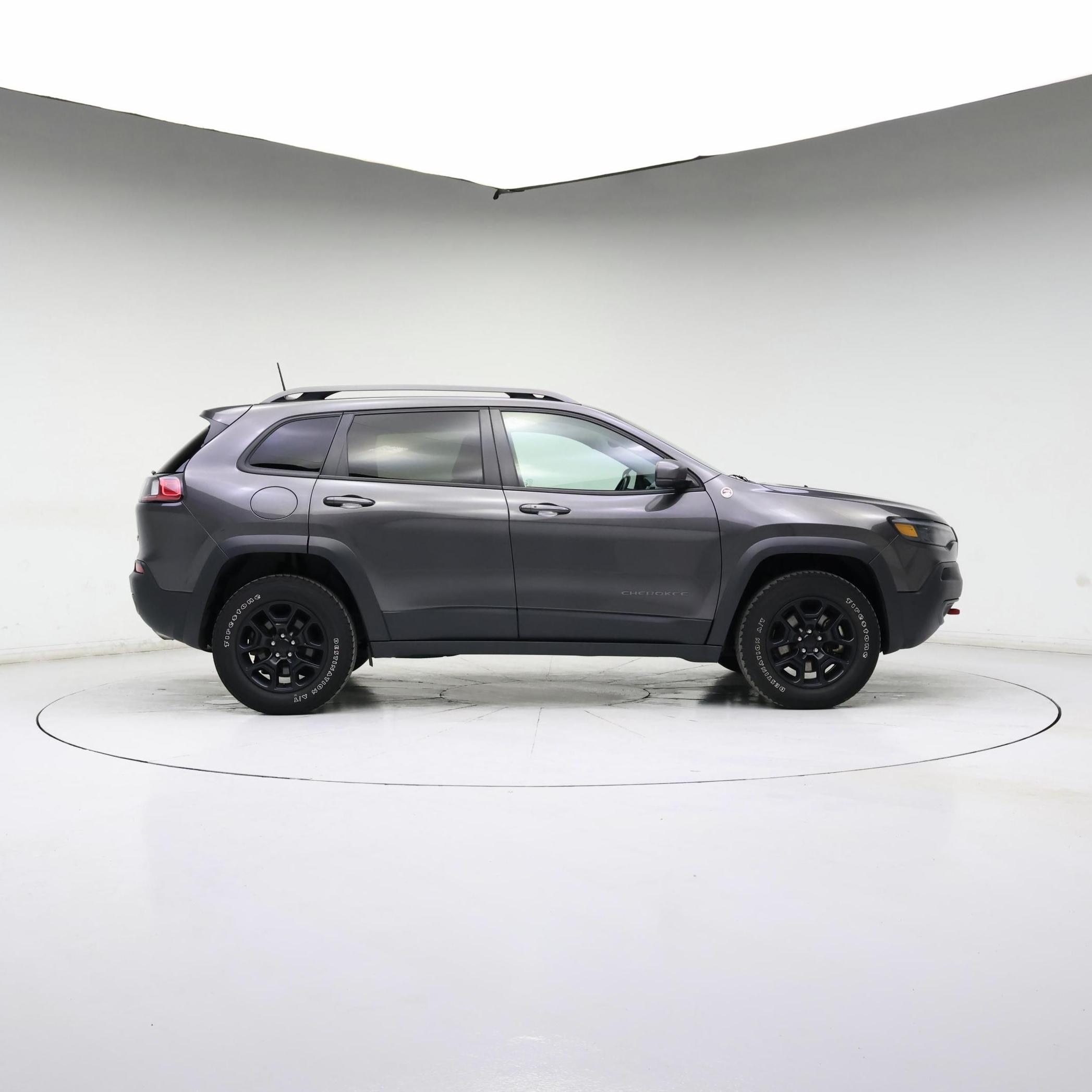 Thumbnail: 2021 Jeep Cherokee - 7