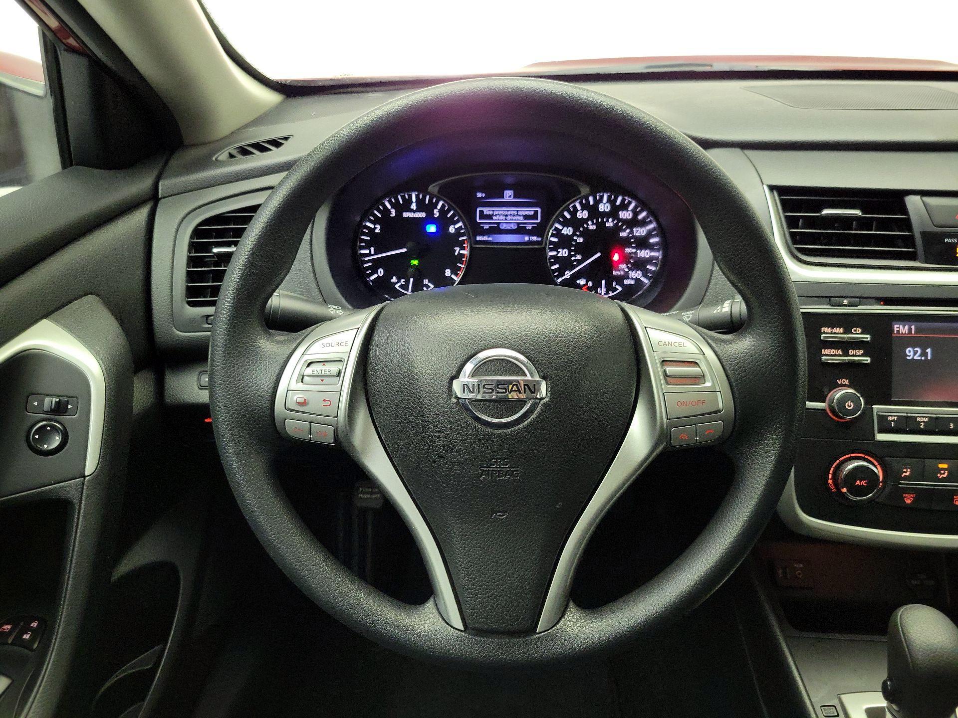 Thumbnail: 2016 Nissan Altima - 10