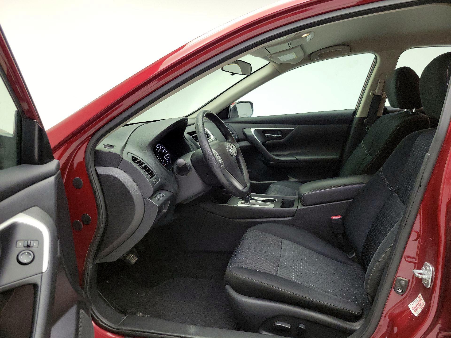 Thumbnail: 2016 Nissan Altima - 11