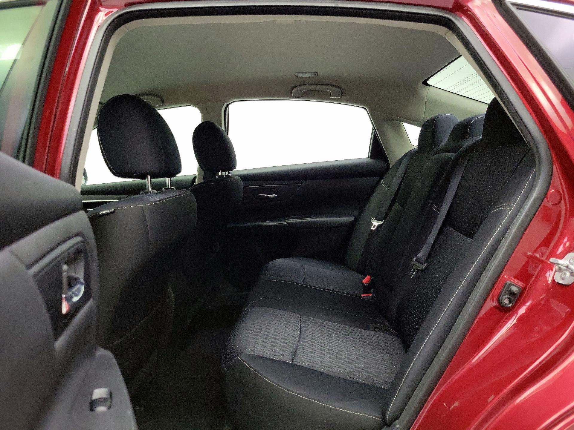 Thumbnail: 2016 Nissan Altima - 19