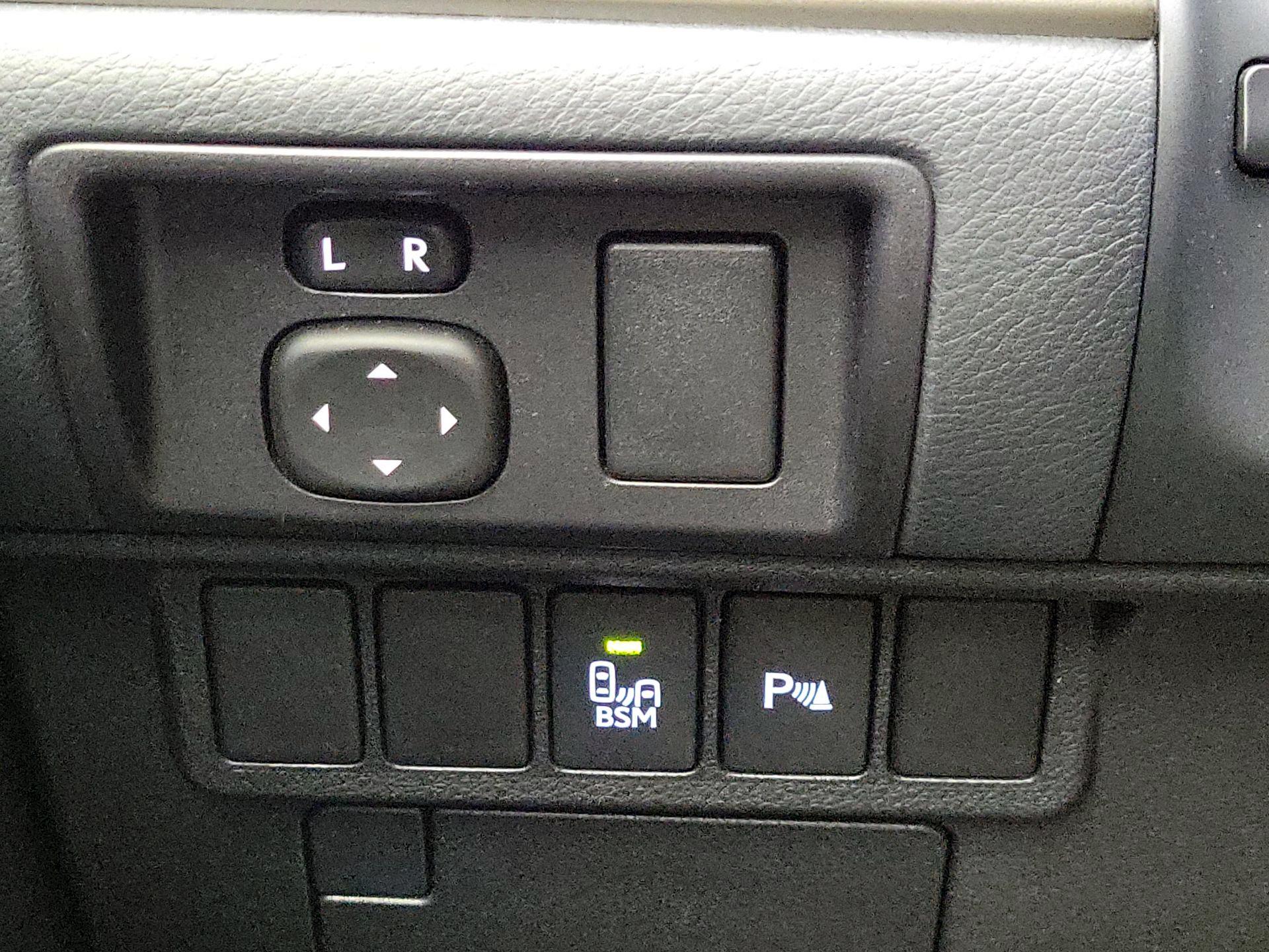 Thumbnail: 2014 Lexus ES - 13