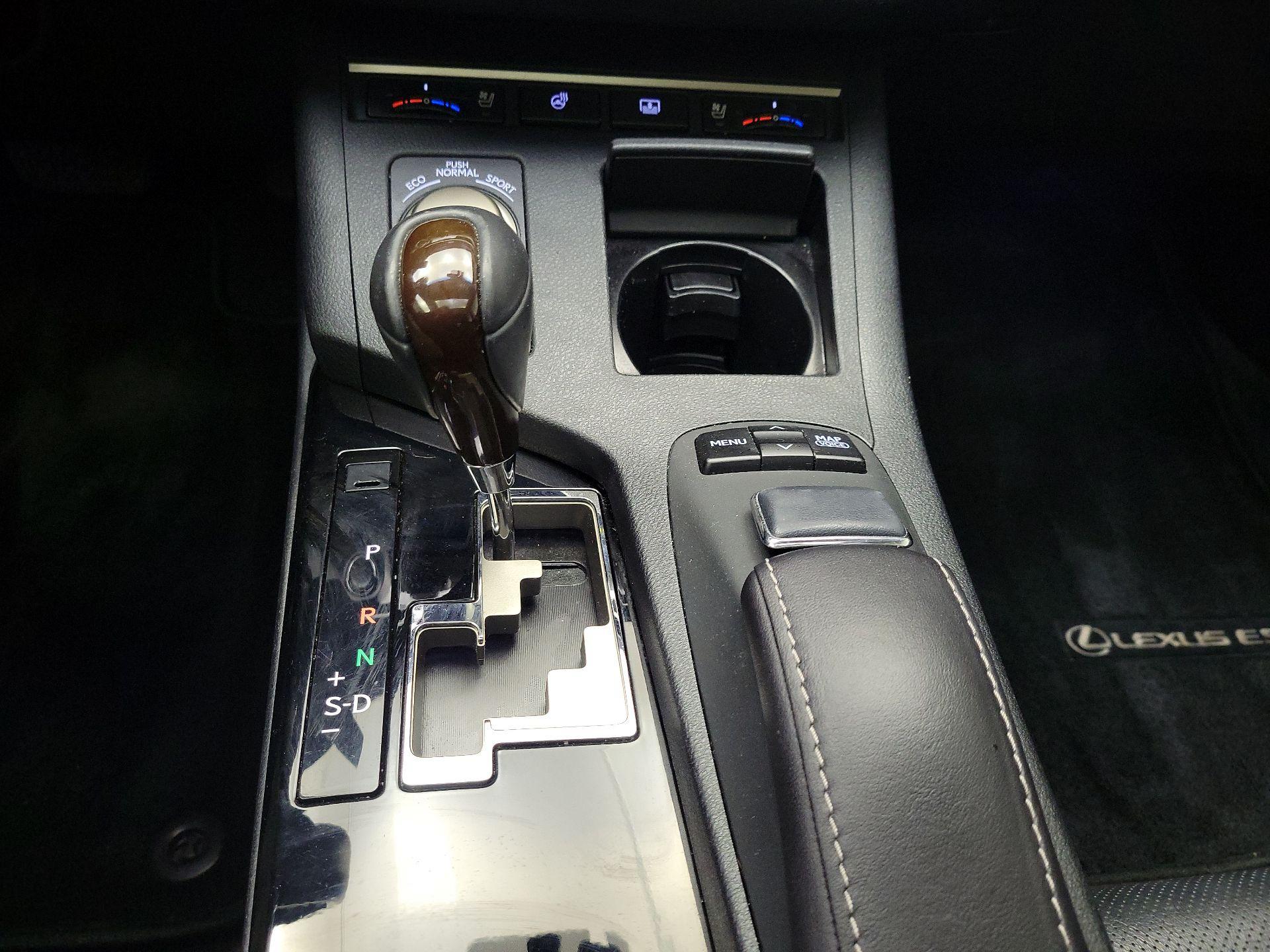 Thumbnail: 2014 Lexus ES - 18