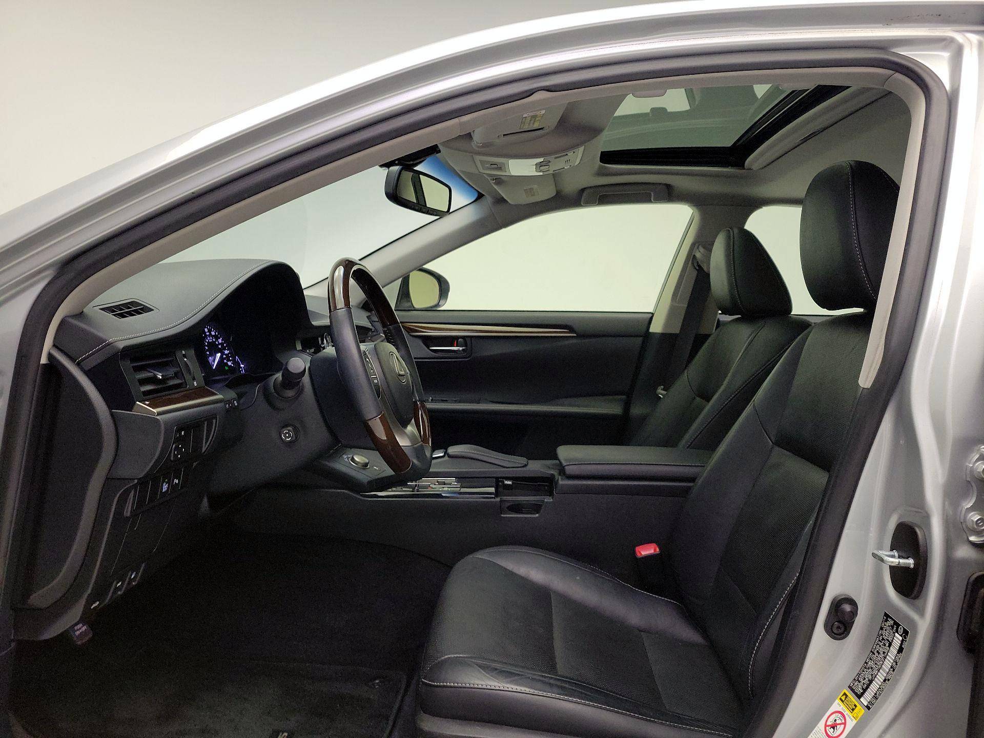 Thumbnail: 2014 Lexus ES - 20