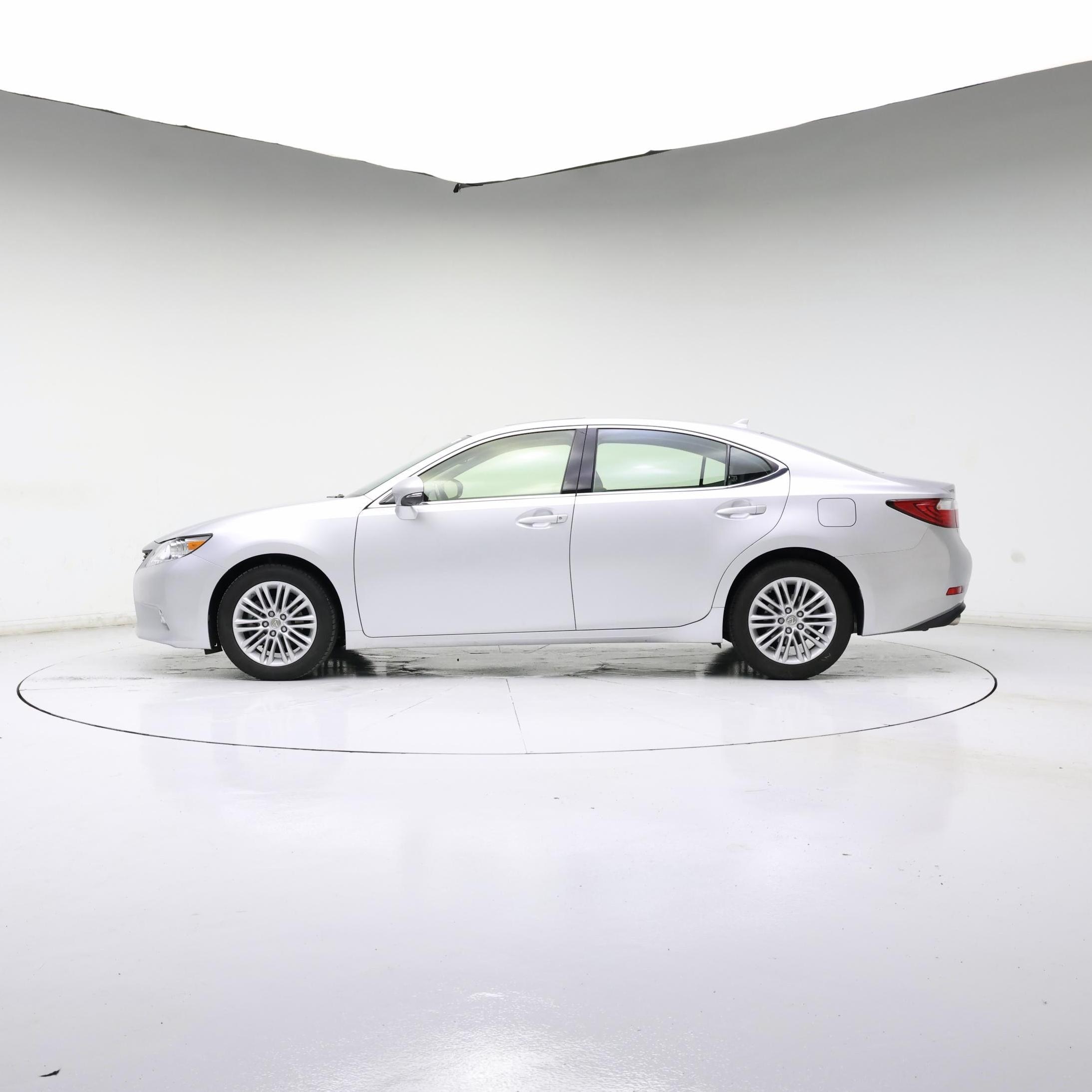 Thumbnail: 2014 Lexus ES - 3