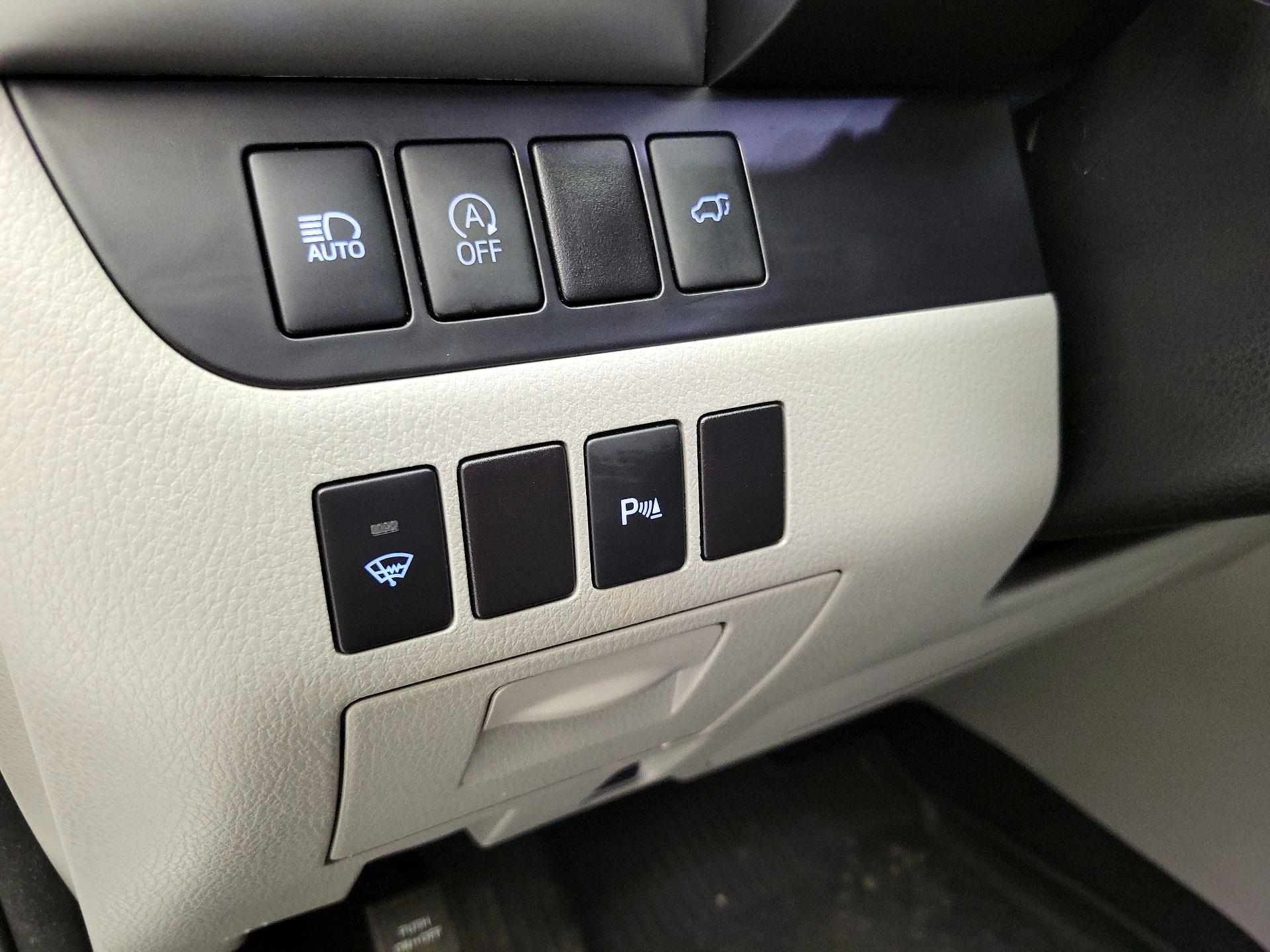 Thumbnail: 2017 Toyota Highlander - 13