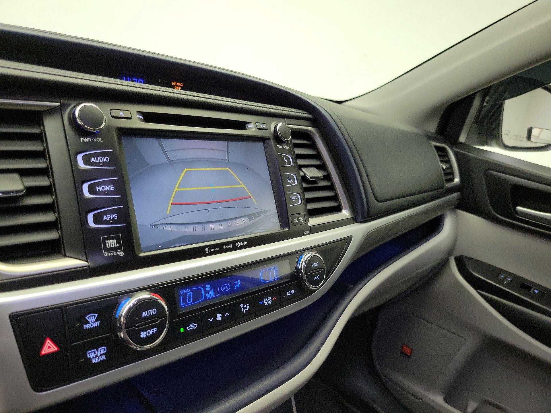 Thumbnail: 2017 Toyota Highlander - 15