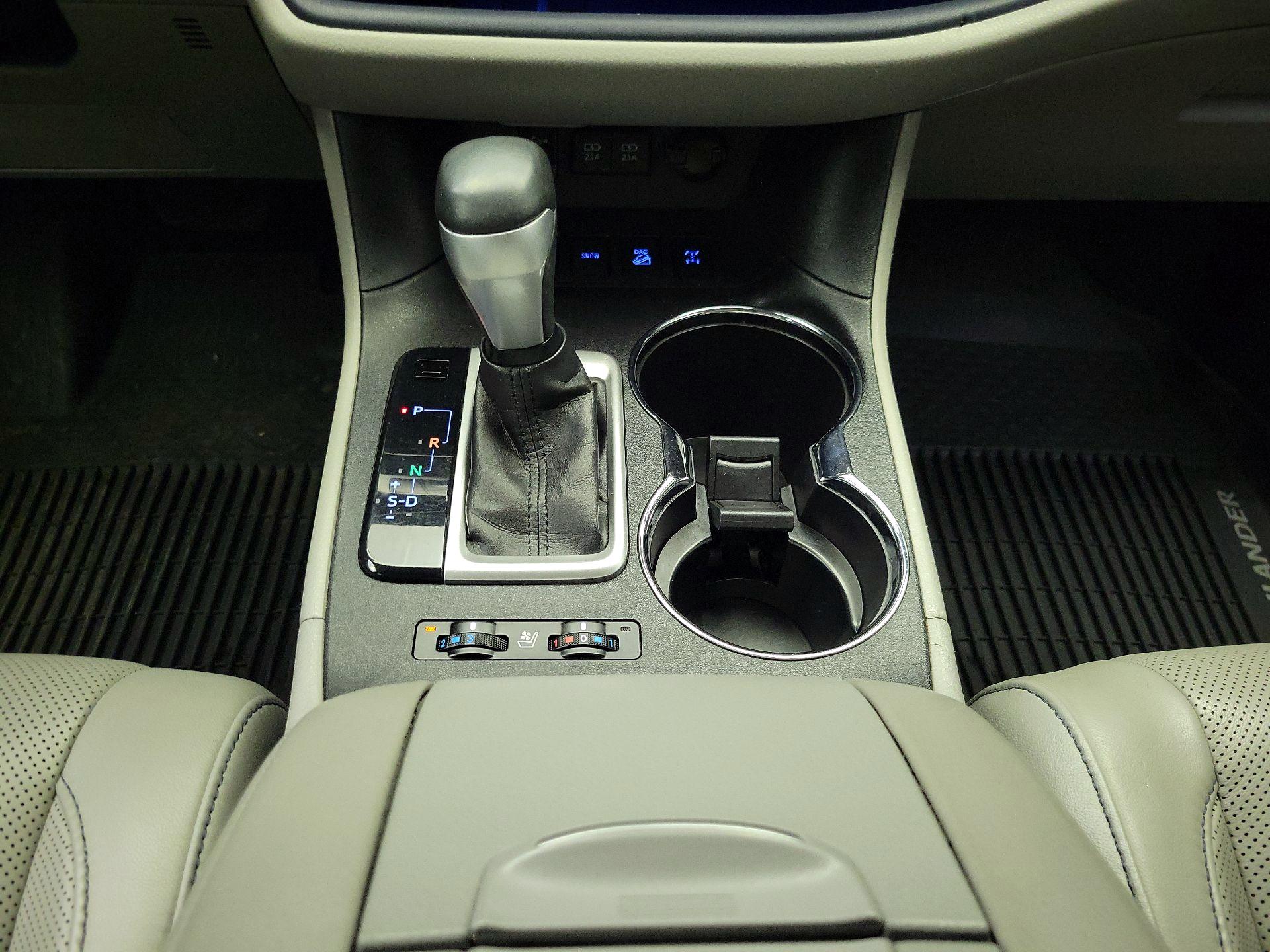 Thumbnail: 2017 Toyota Highlander - 18