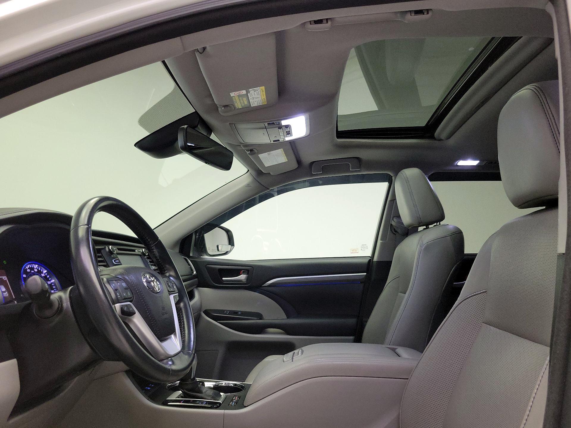 Thumbnail: 2017 Toyota Highlander - 20