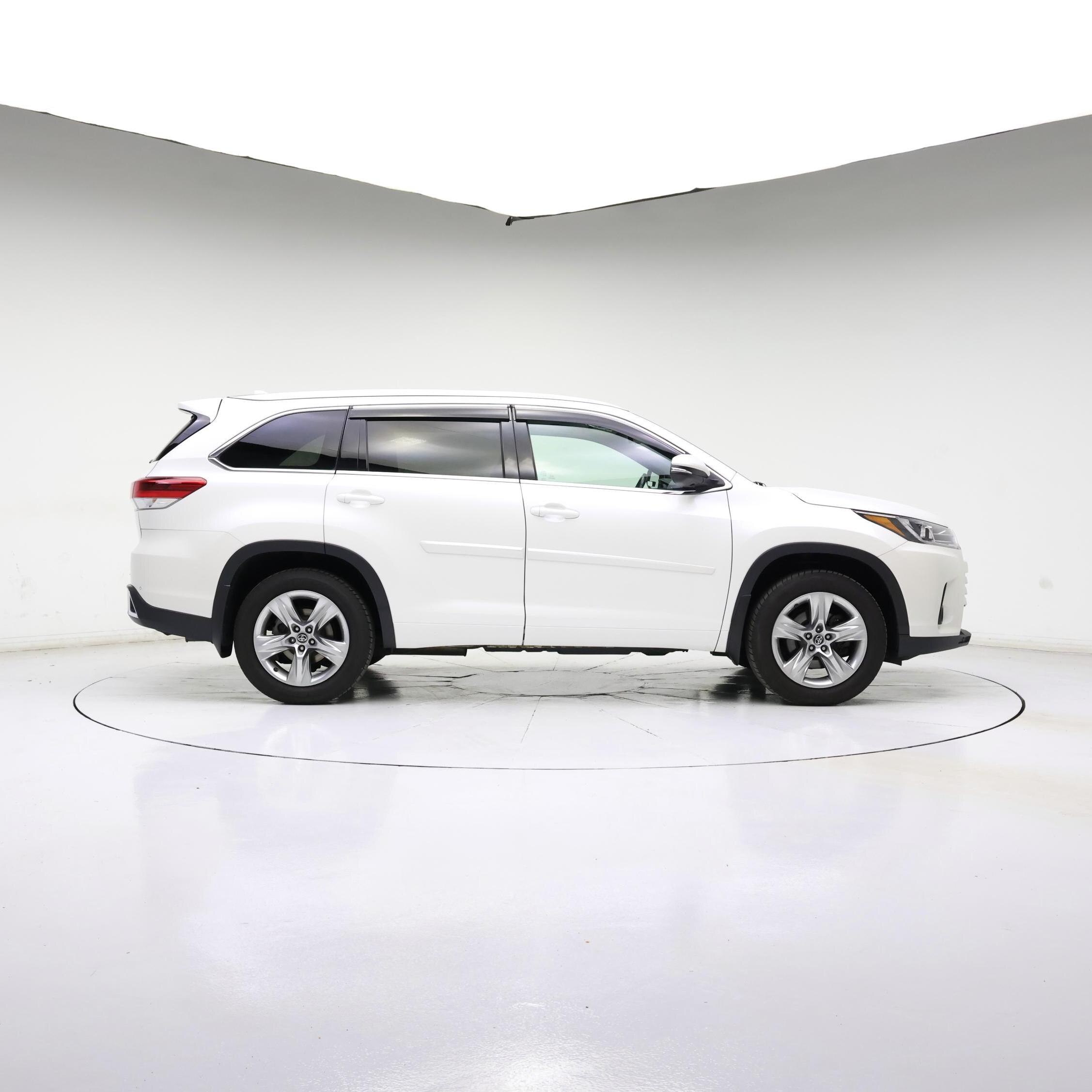 Thumbnail: 2017 Toyota Highlander - 7