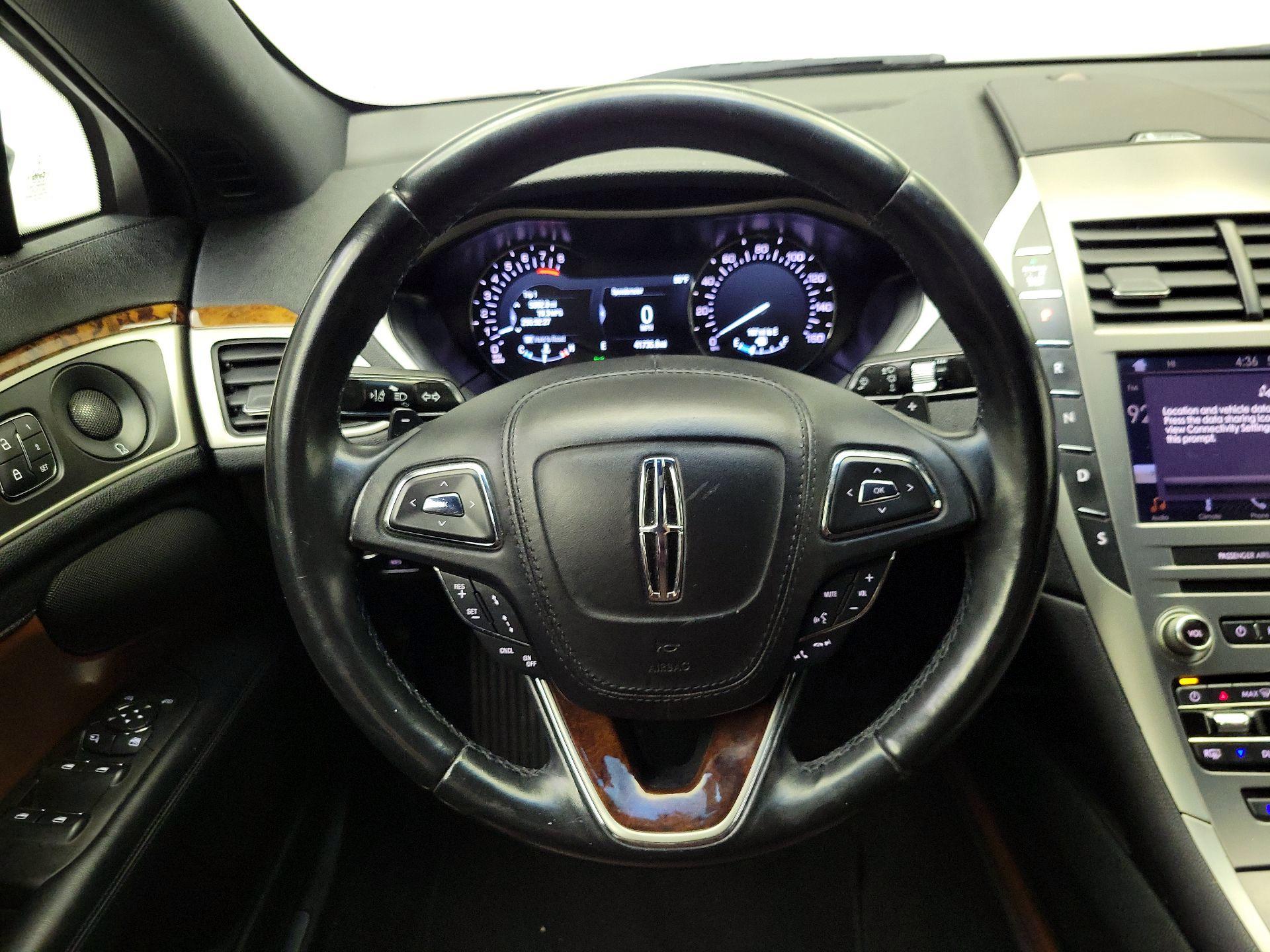 Thumbnail: 2019 Lincoln MKZ - 10