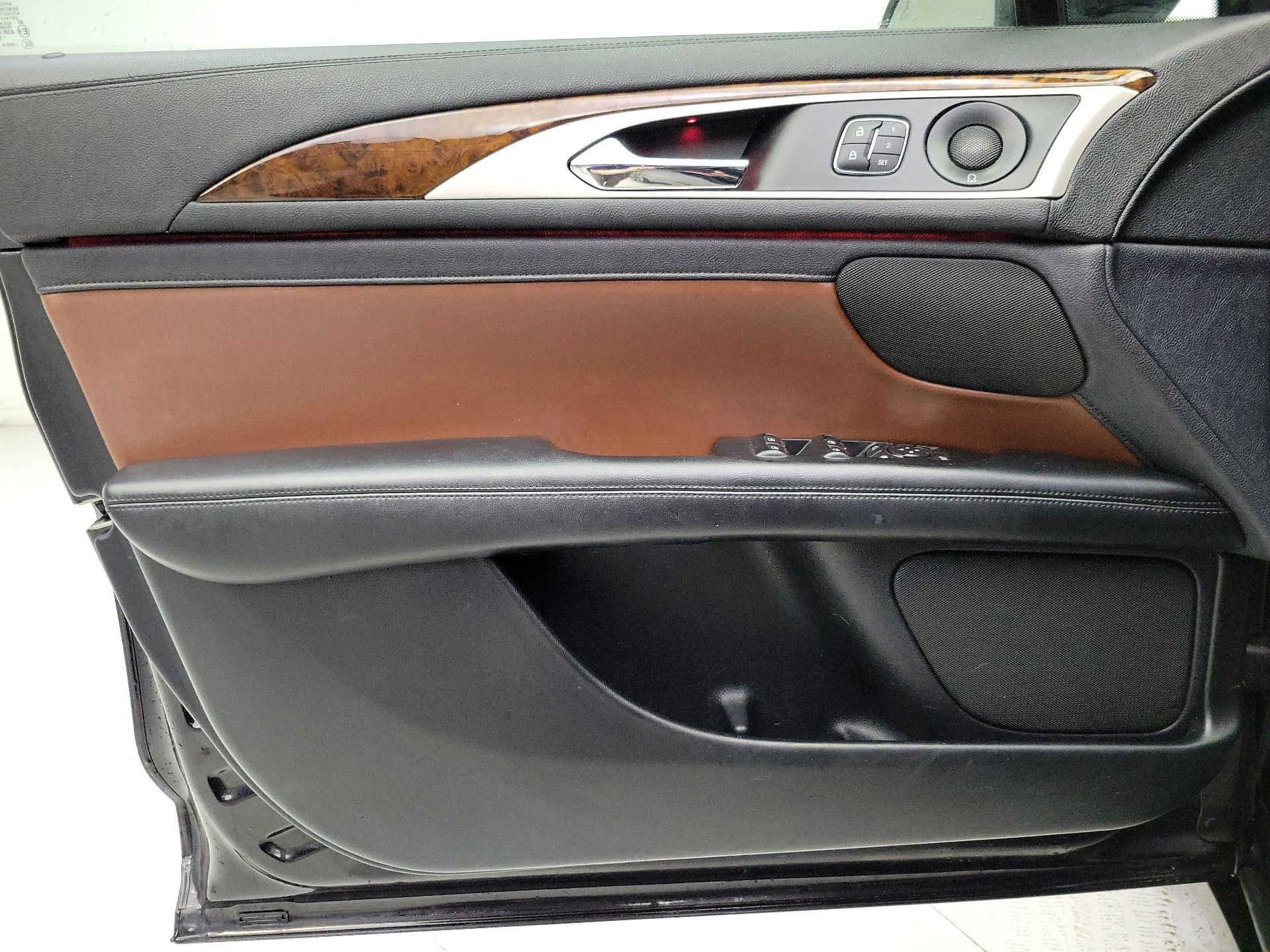 Thumbnail: 2019 Lincoln MKZ - 12