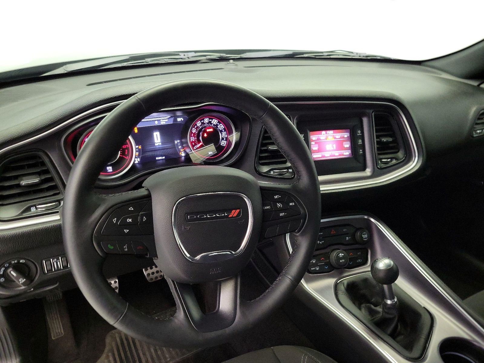 2016 Dodge Challenger R/T - Photo 10