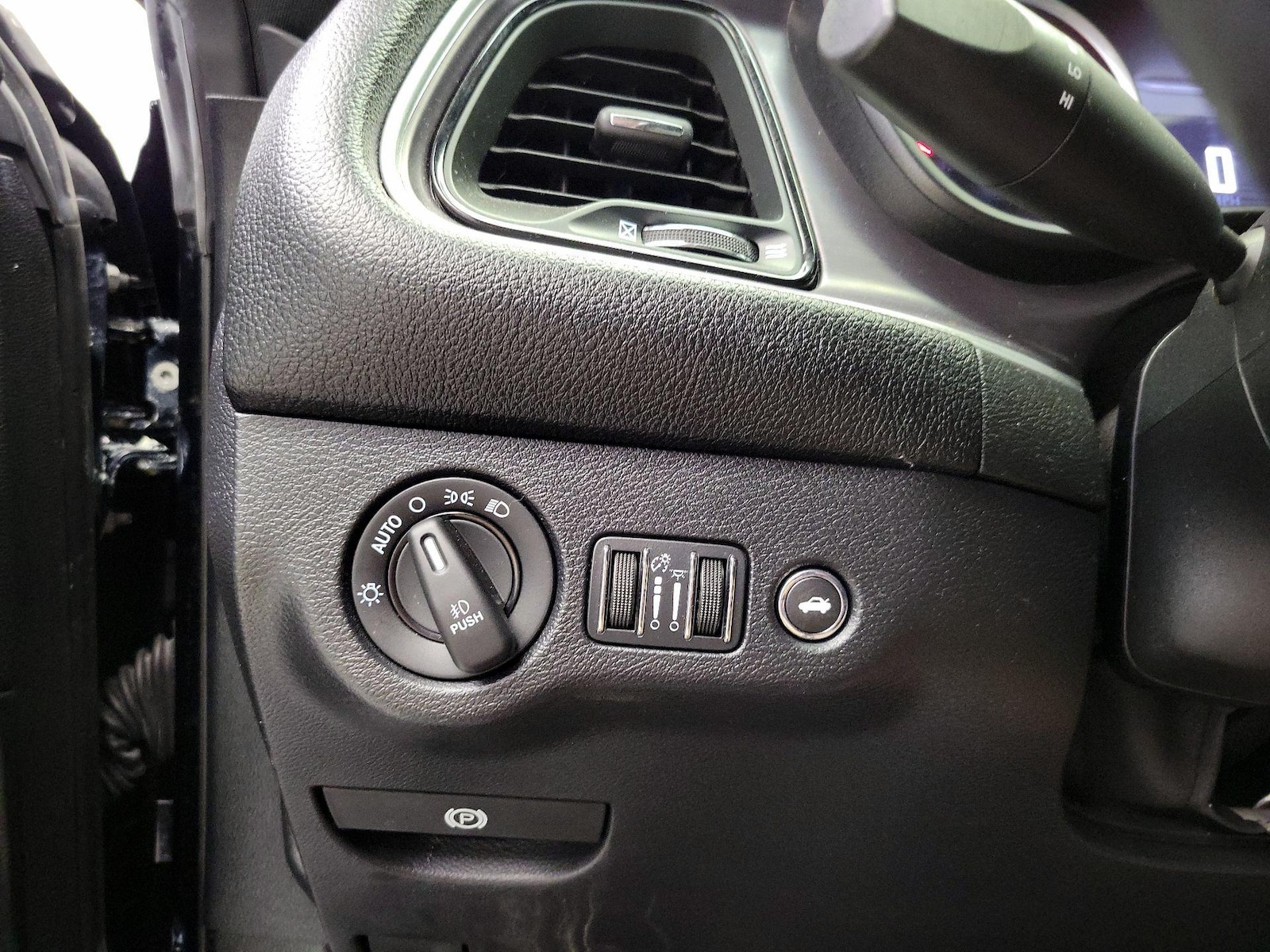 2016 Dodge Challenger R/T - Photo 14