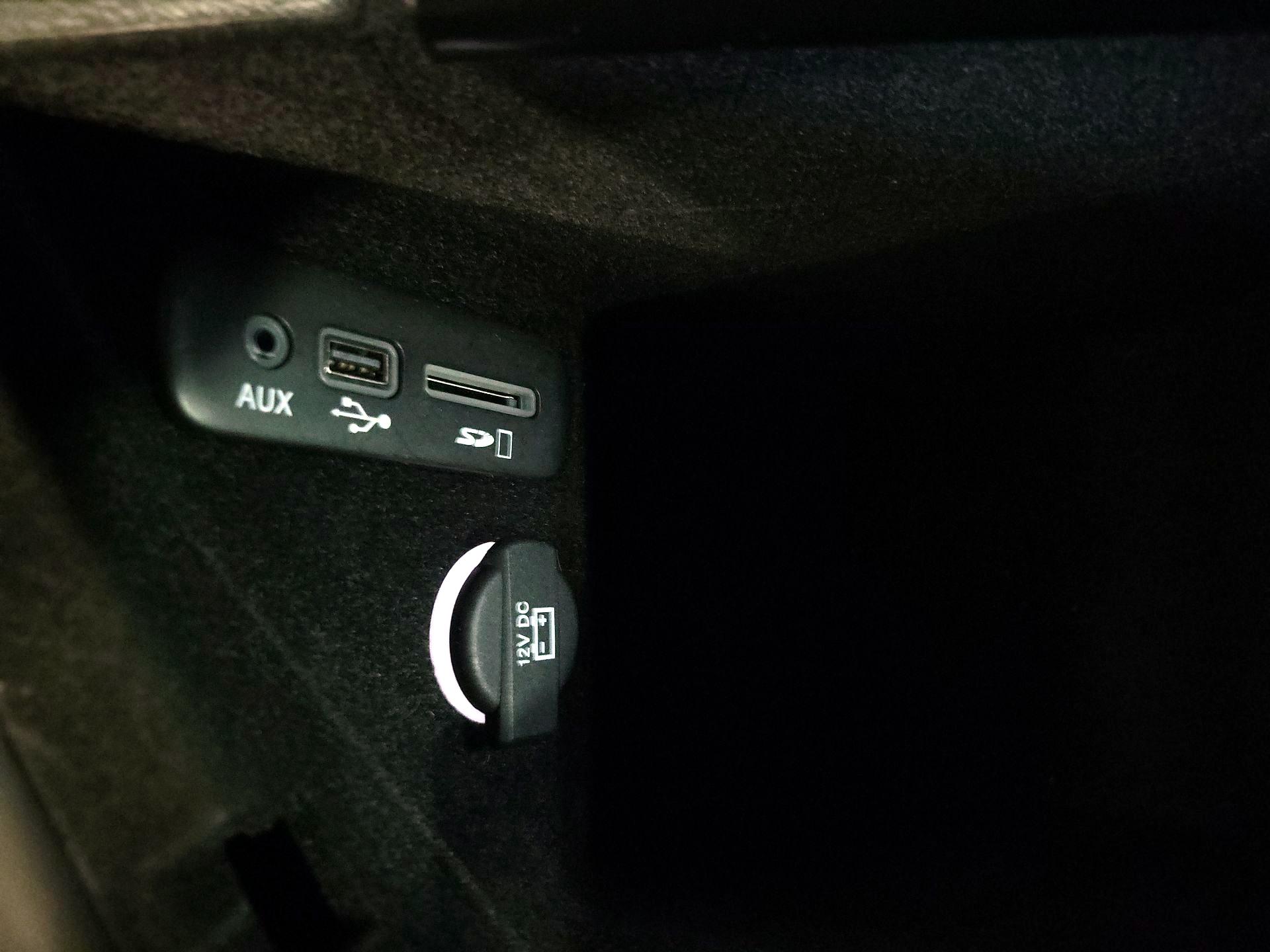 Thumbnail: 2016 Dodge Challenger - 18