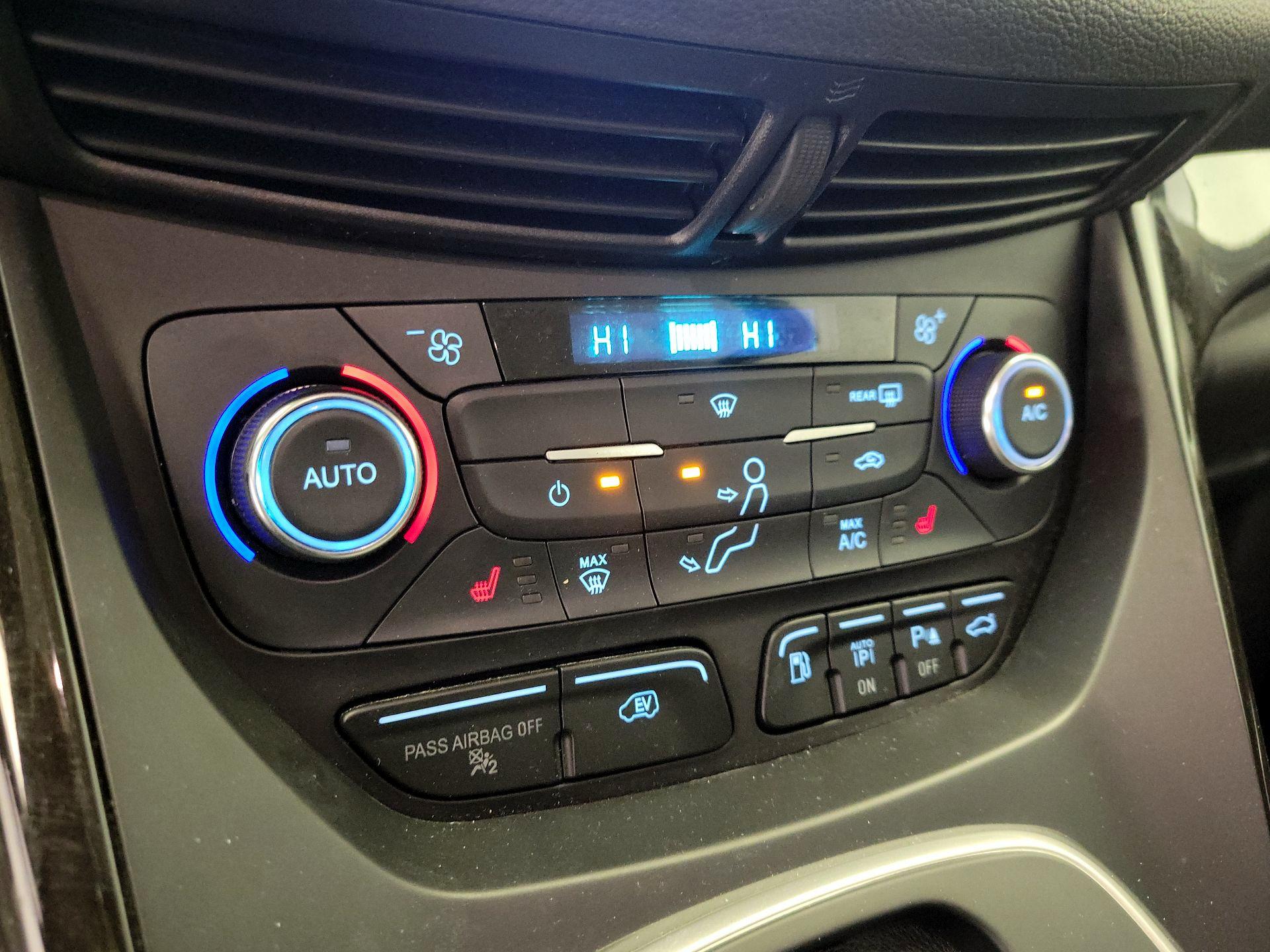 Thumbnail: 2017 Ford C-Max - 15