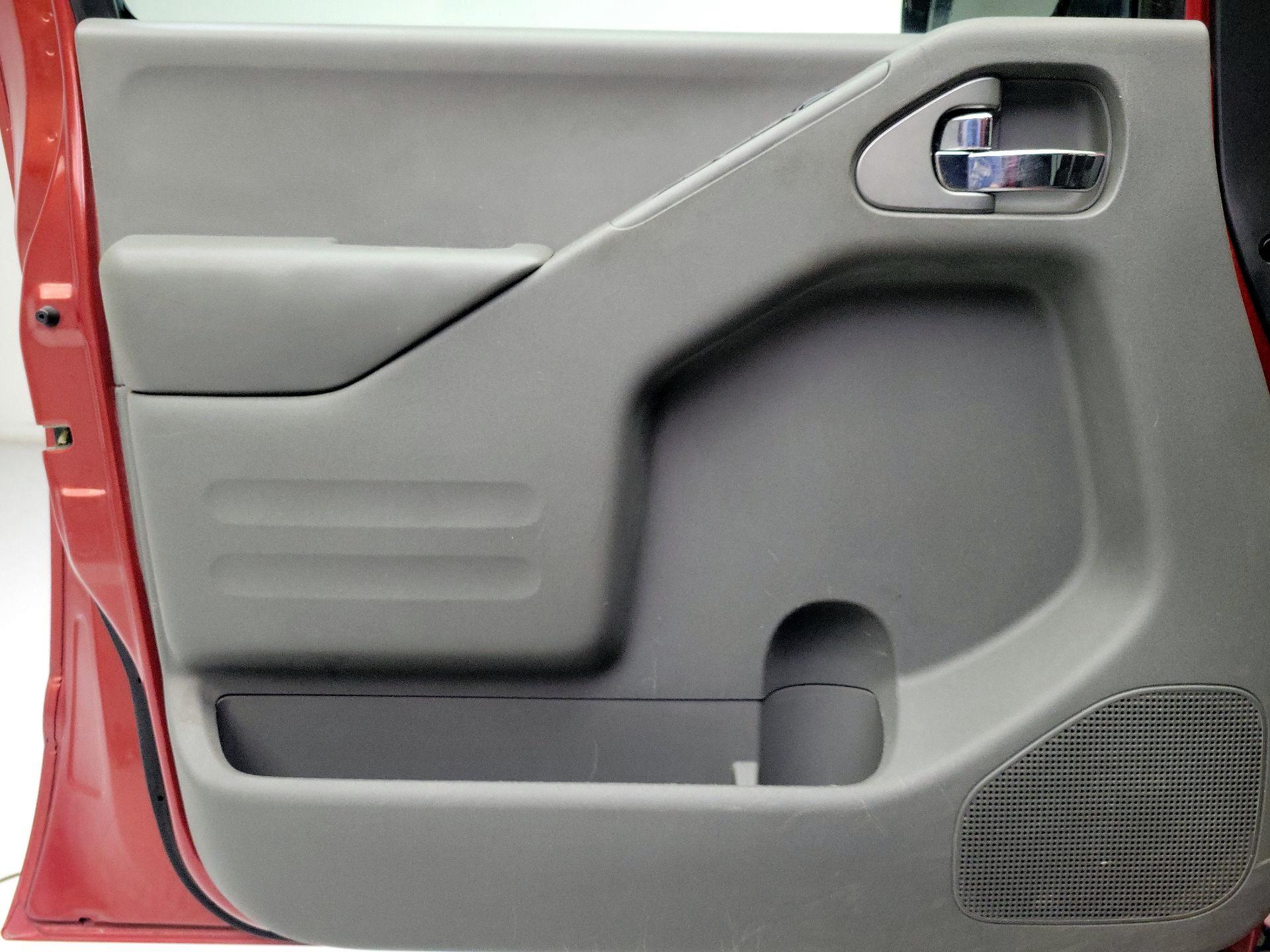 Thumbnail: 2015 Nissan Frontier - 12