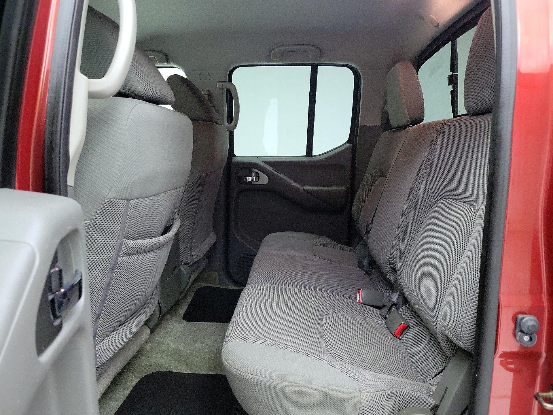 Thumbnail: 2015 Nissan Frontier - 18