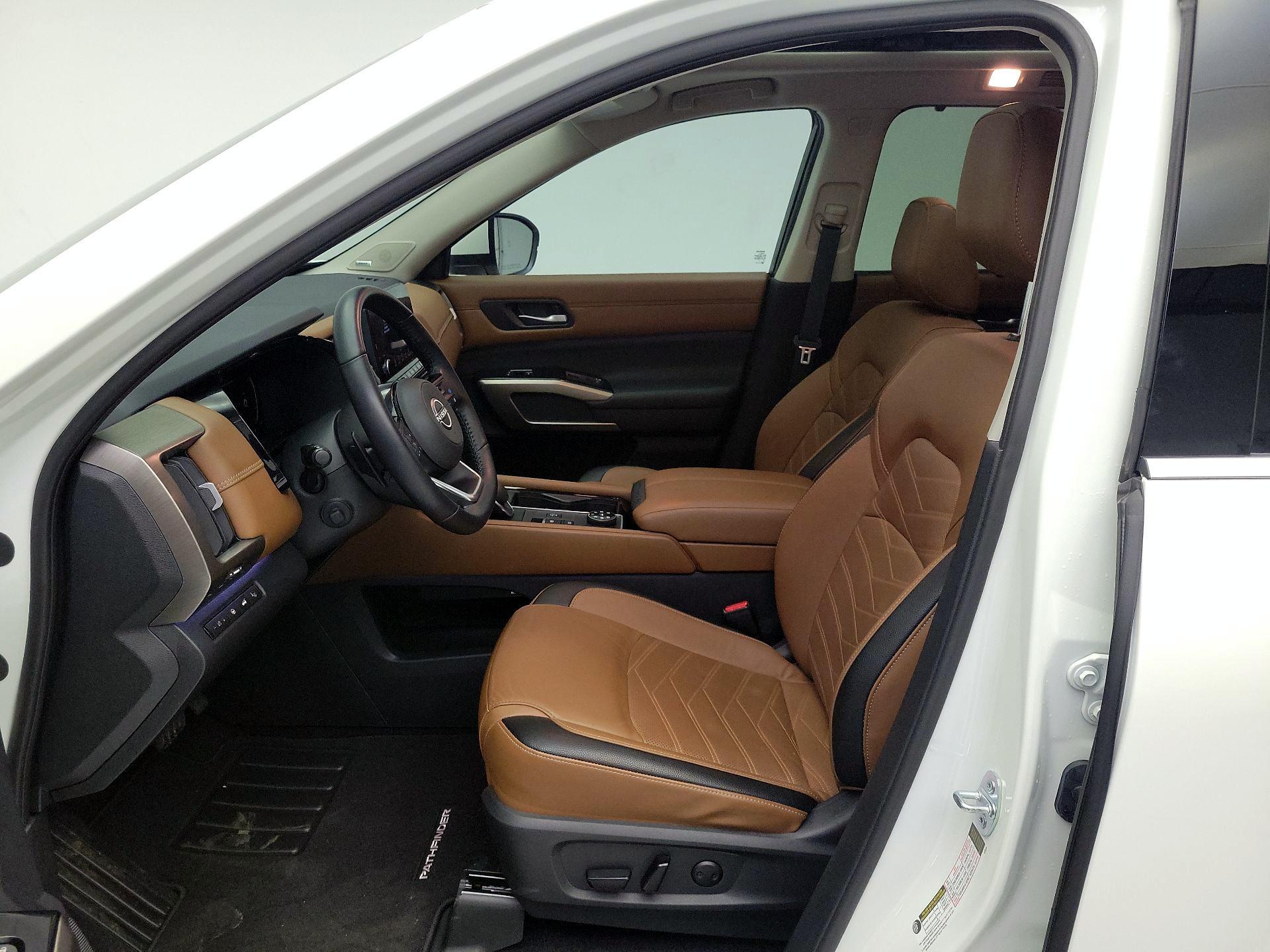 Thumbnail: 2022 Nissan Pathfinder - 11