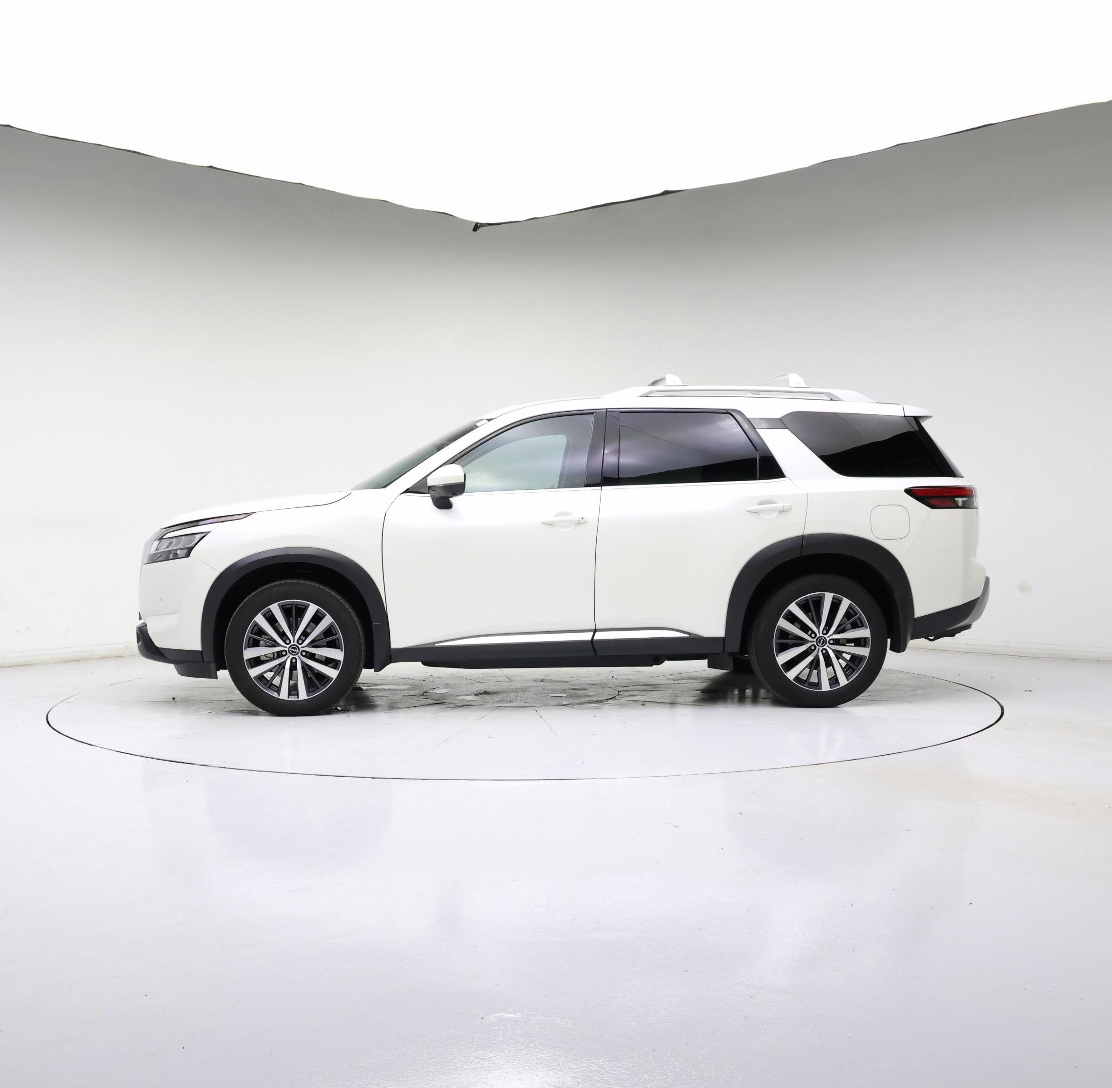 Thumbnail: 2022 Nissan Pathfinder - 3