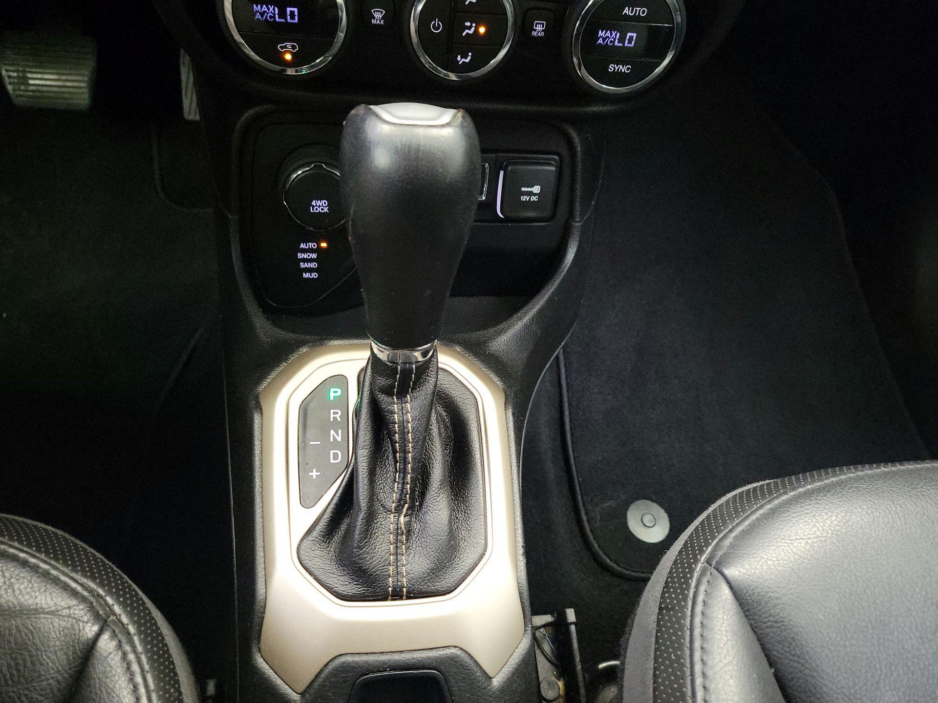 Thumbnail: 2015 Jeep Renegade - 17