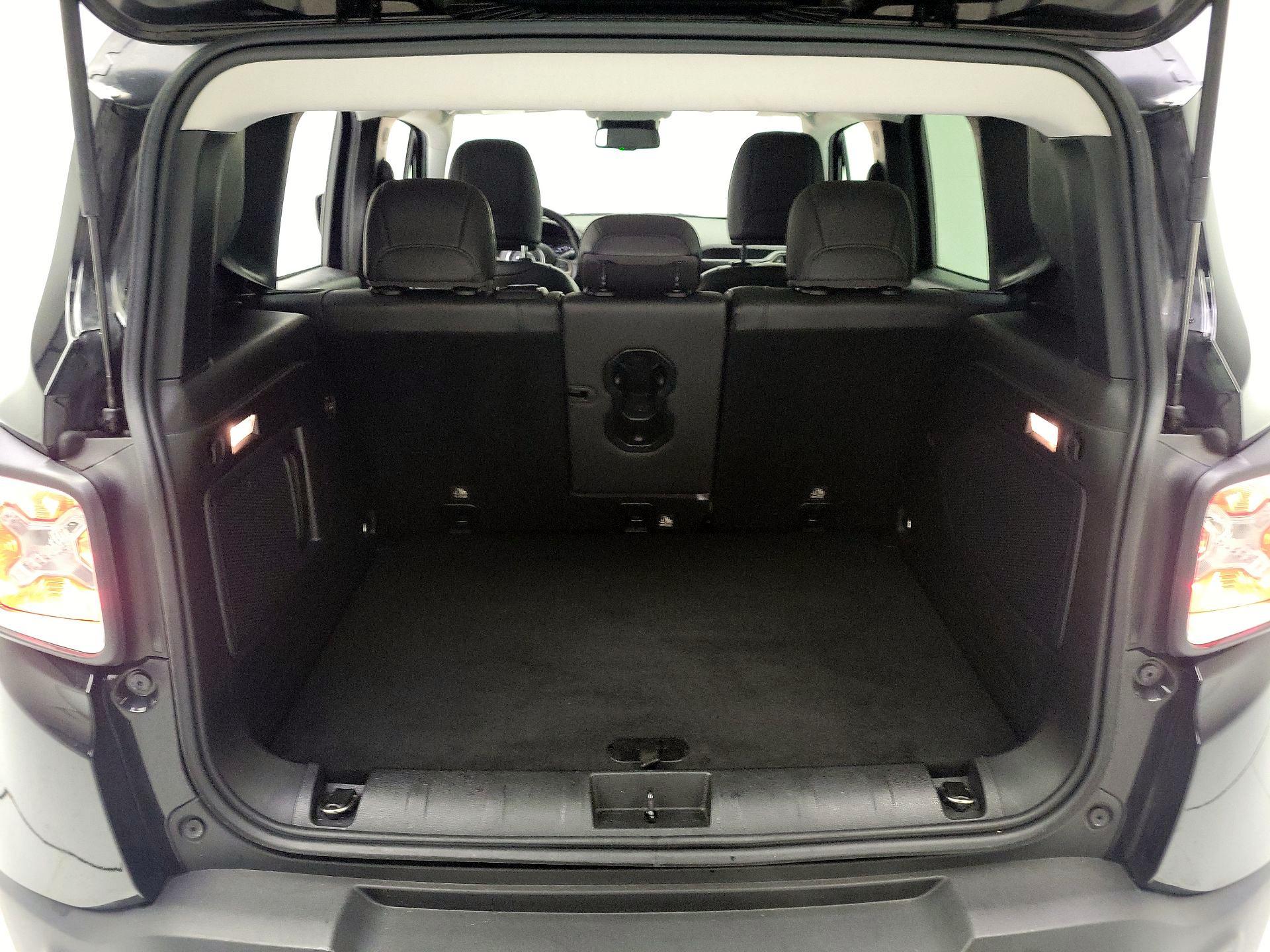 Thumbnail: 2015 Jeep Renegade - 20