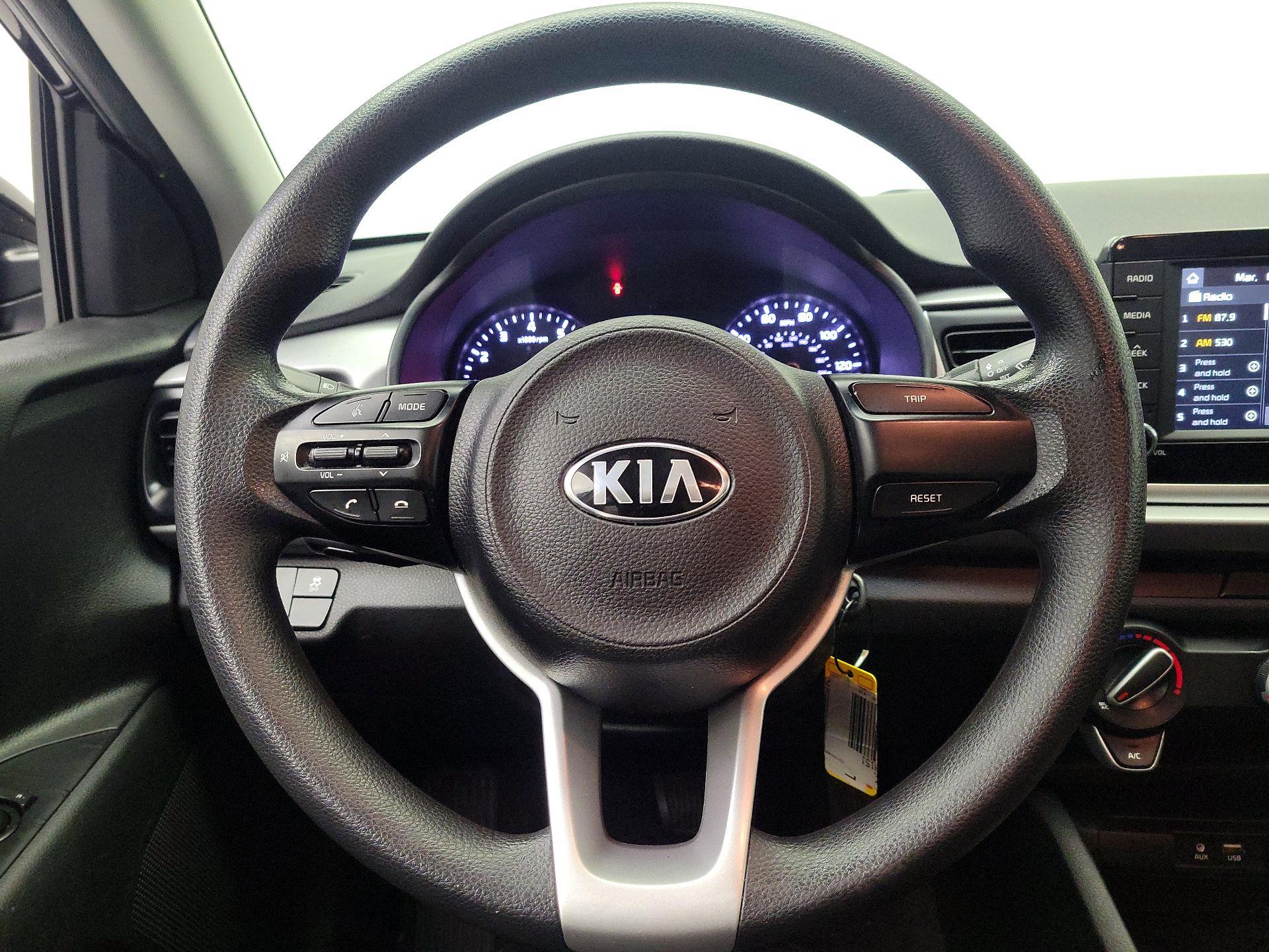 Thumbnail: 2020 Kia Rio - 10